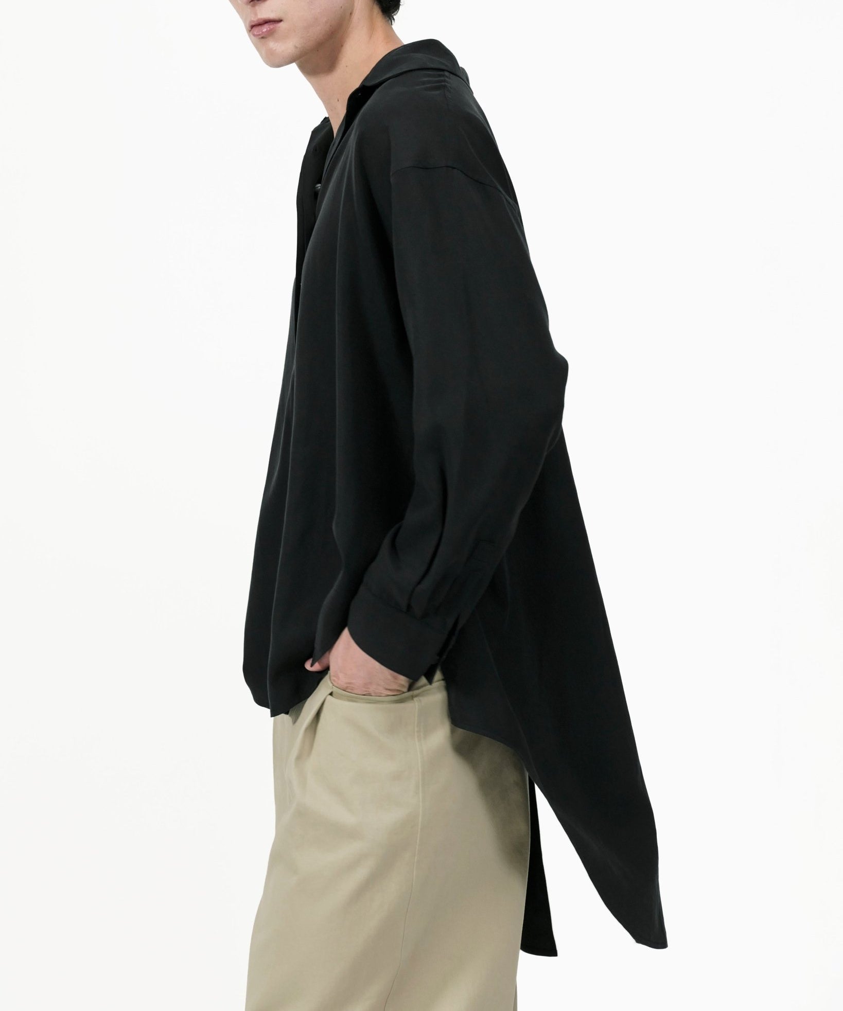 Fluid Knot Shirt - Black - G R A Y E