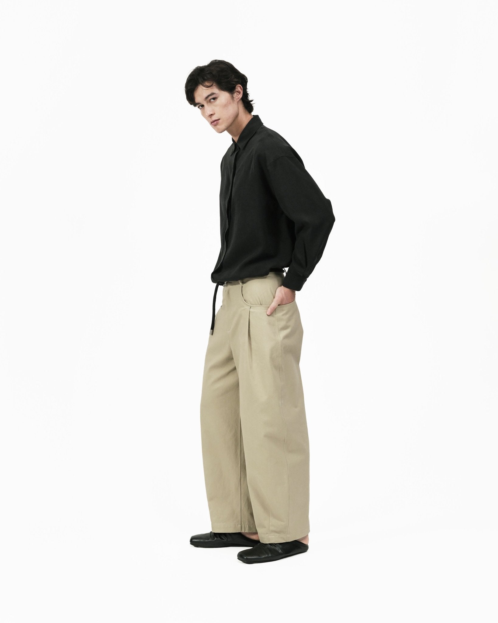 Fluid Knot Shirt - Black - G R A Y E