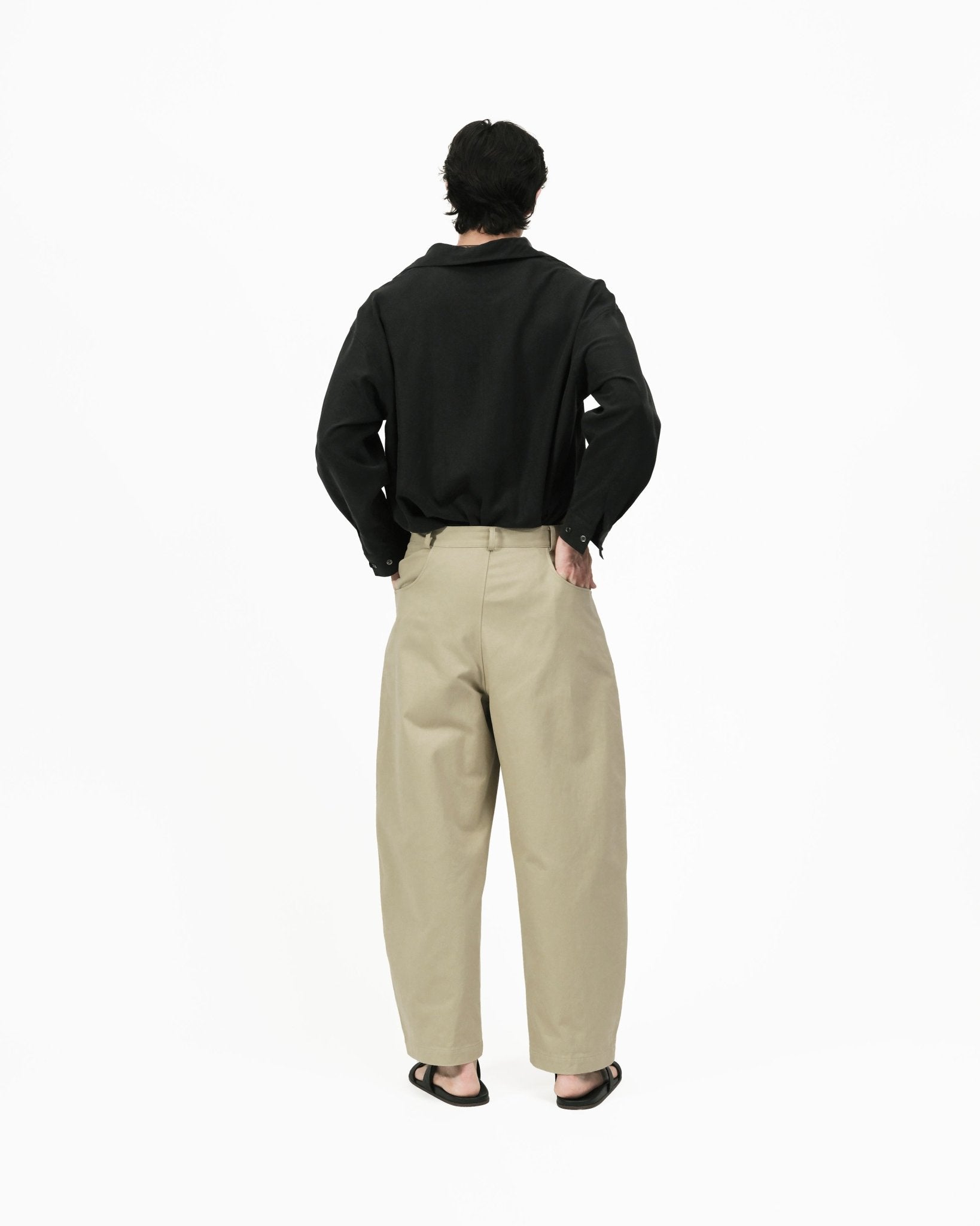 Fluid Knot Shirt - Black - G R A Y E
