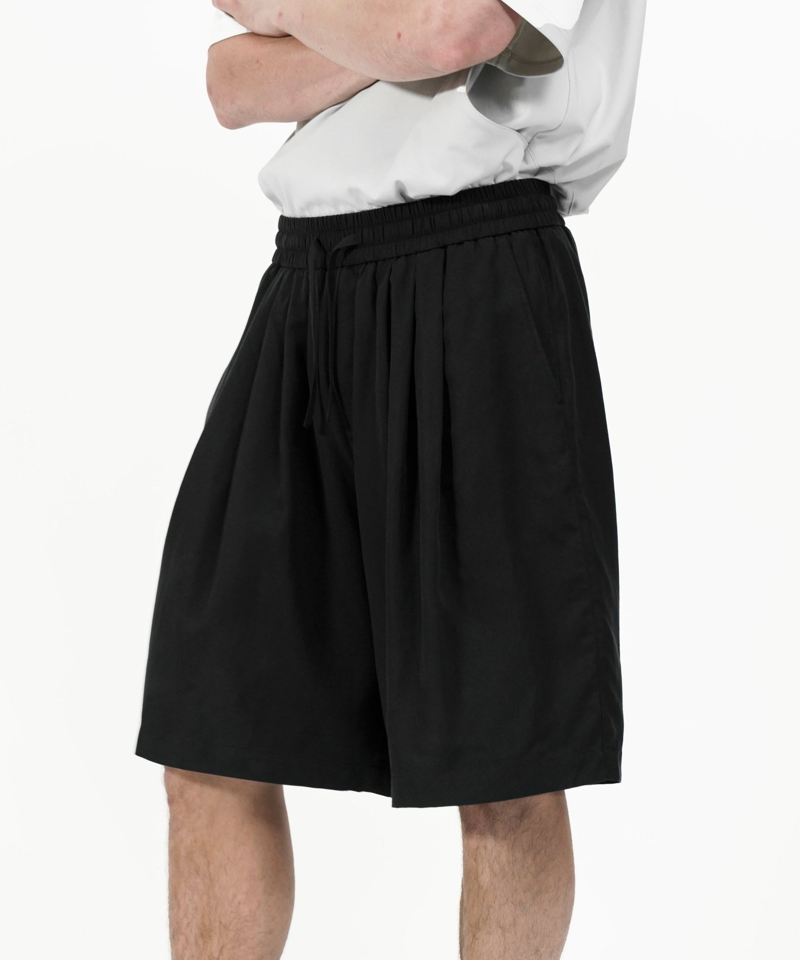Fluid Pleat Shorts - G R A Y E