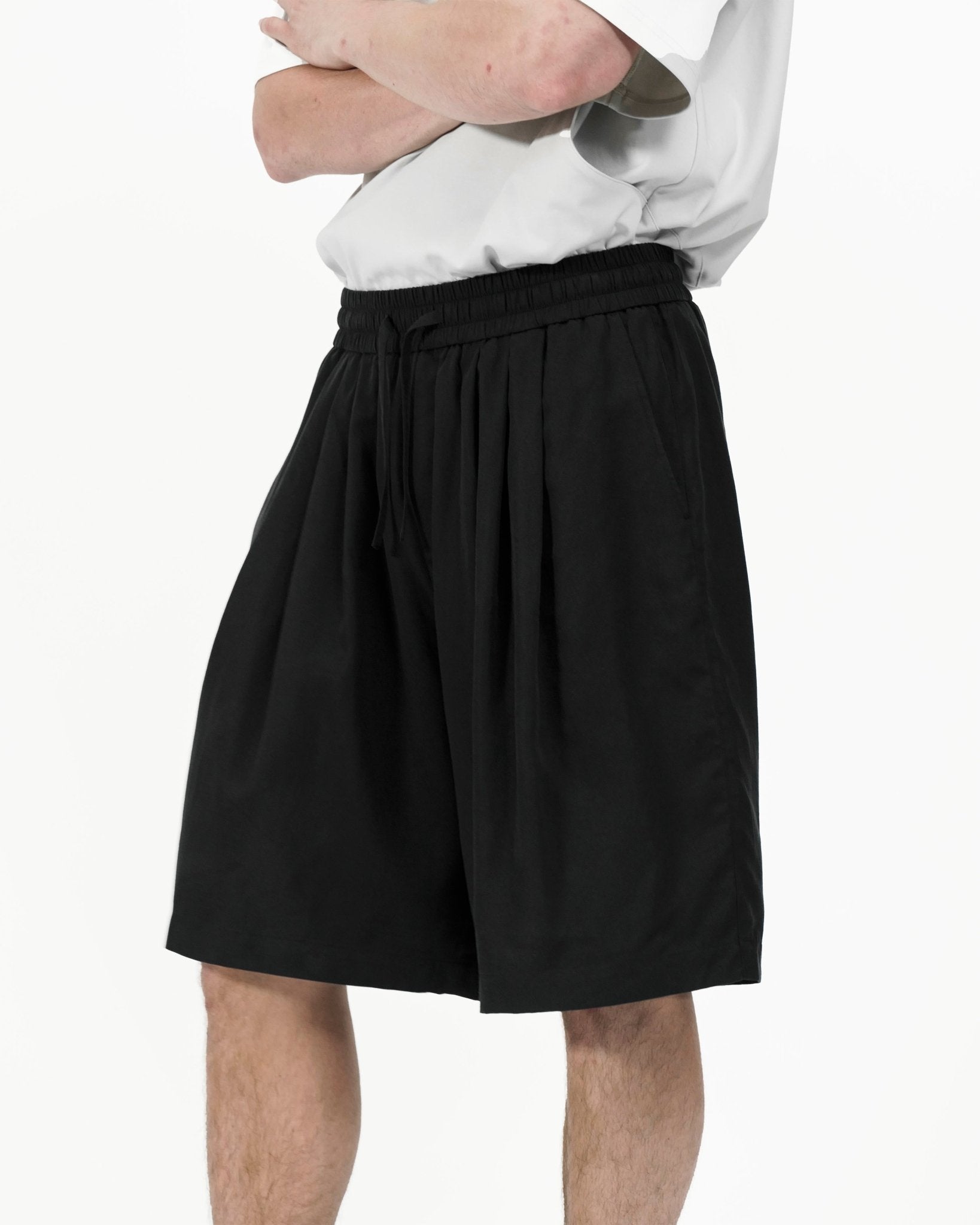 Fluid Pleat Shorts - G R A Y E