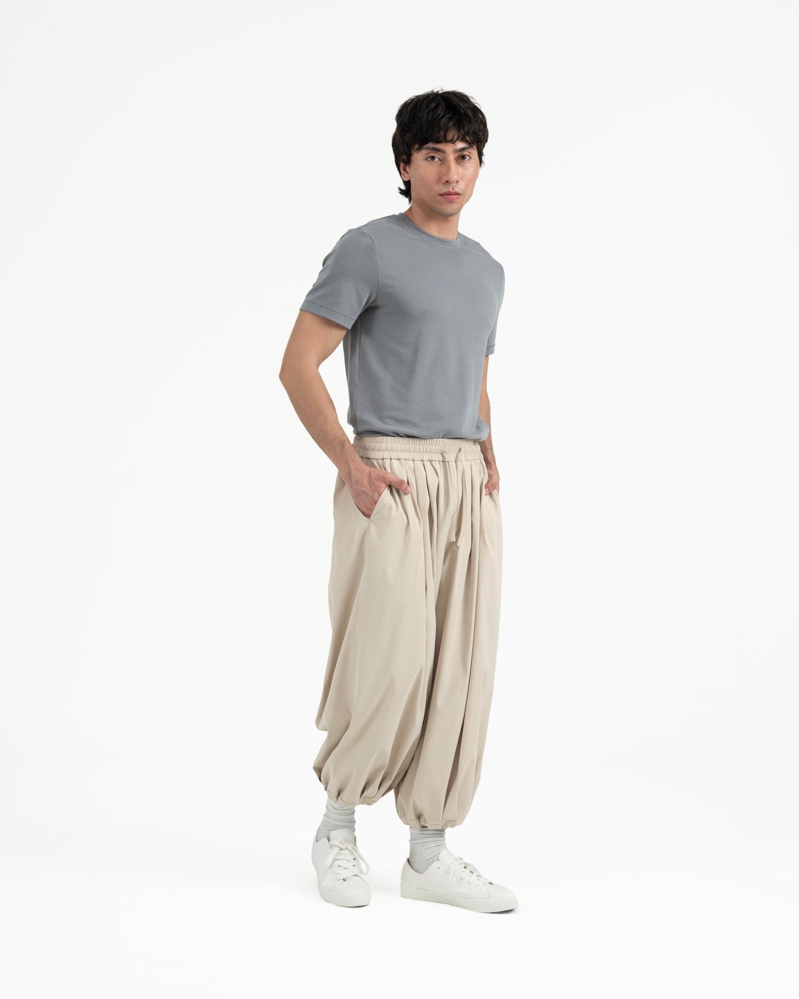 Pleated Balloon Jogger 2.0 - Sand - G R A Y E