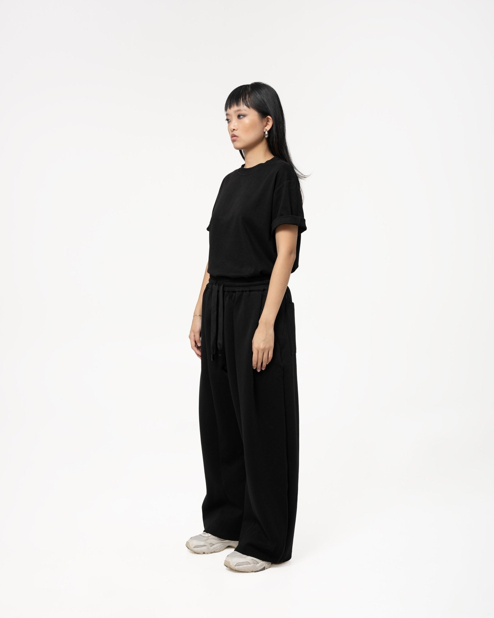 Pleated Sweatpants - Black - G R A Y E