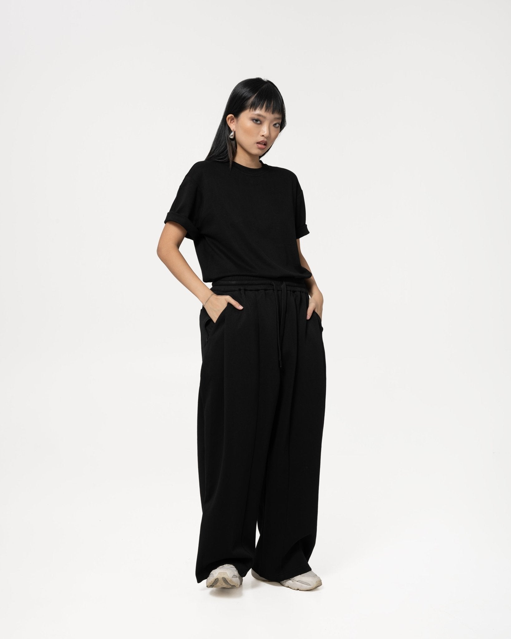 Pleated Sweatpants - Black - G R A Y E