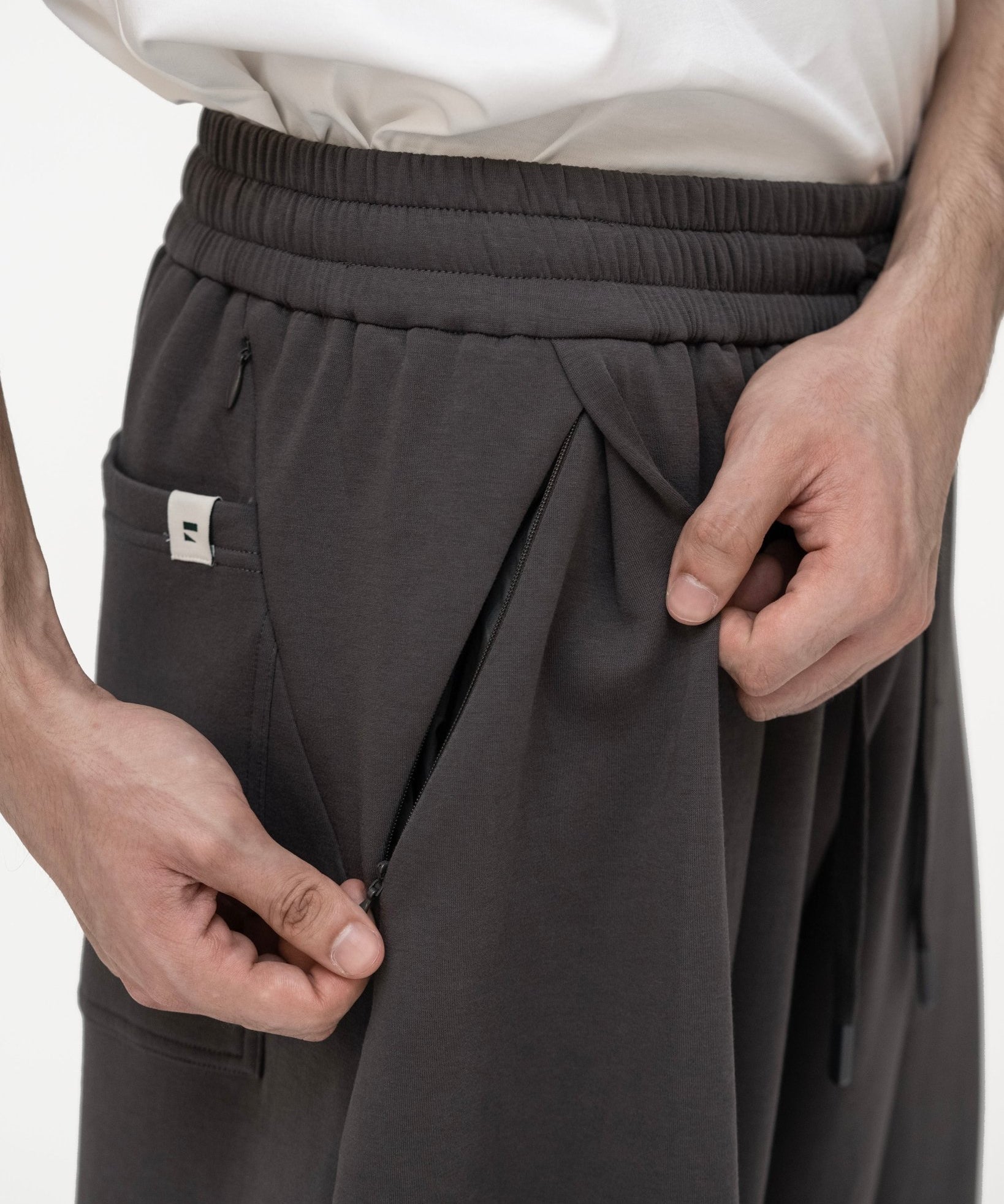 Pleated Sweatpants - Graphite - G R A Y E