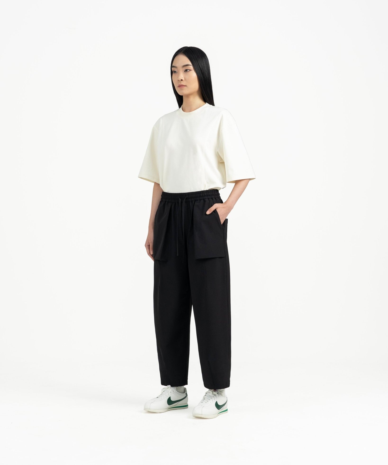 Relaxed Elasticated Pants 2.0 - Black - G R A Y E
