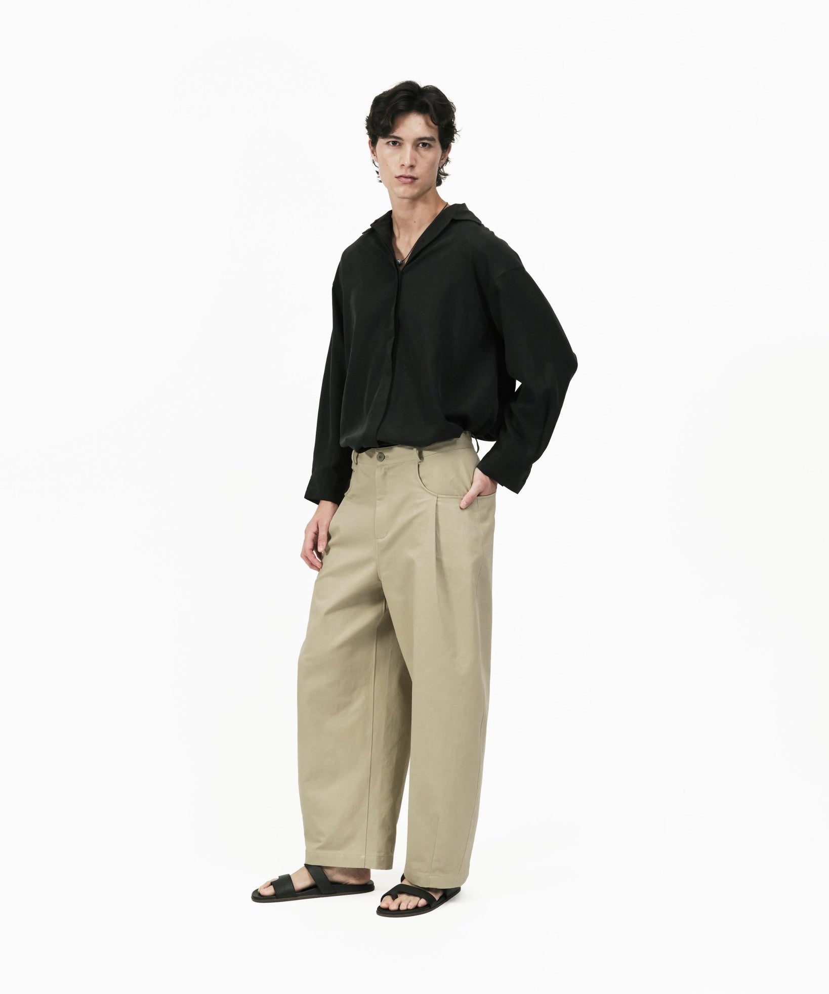 Soft Arc Chino - Khaki - G R A Y E