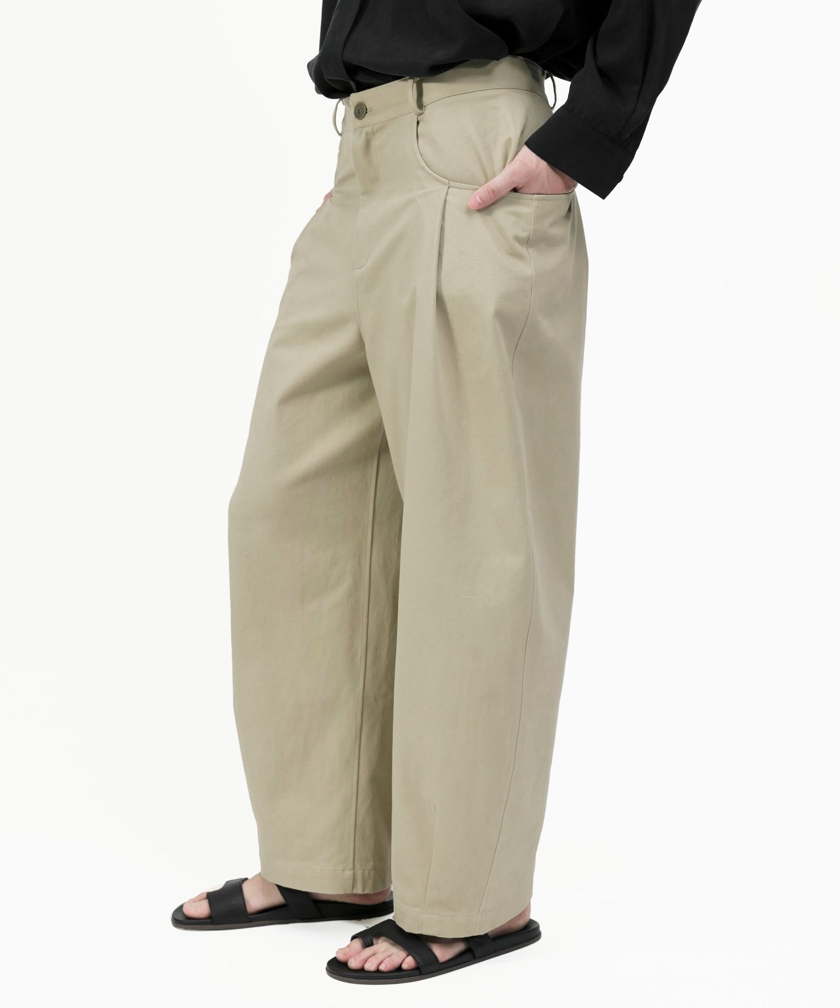 Soft Arc Chino - Khaki - G R A Y E