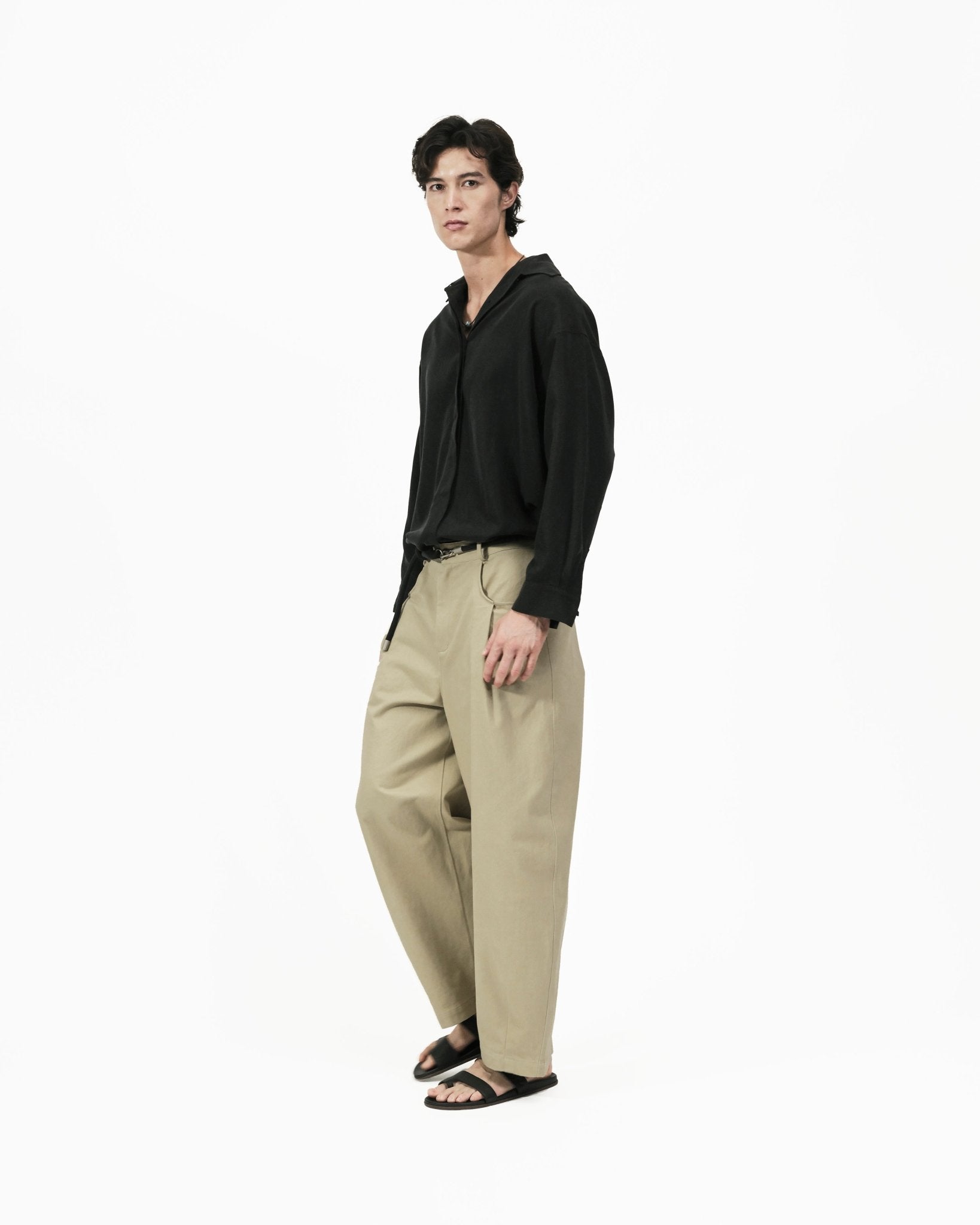 Soft Arc Chino - Khaki - G R A Y E