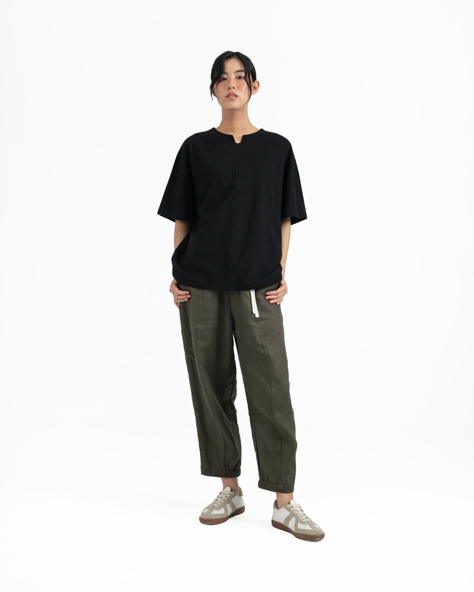 V Placket Tee 2.0 - Black - G R A Y E