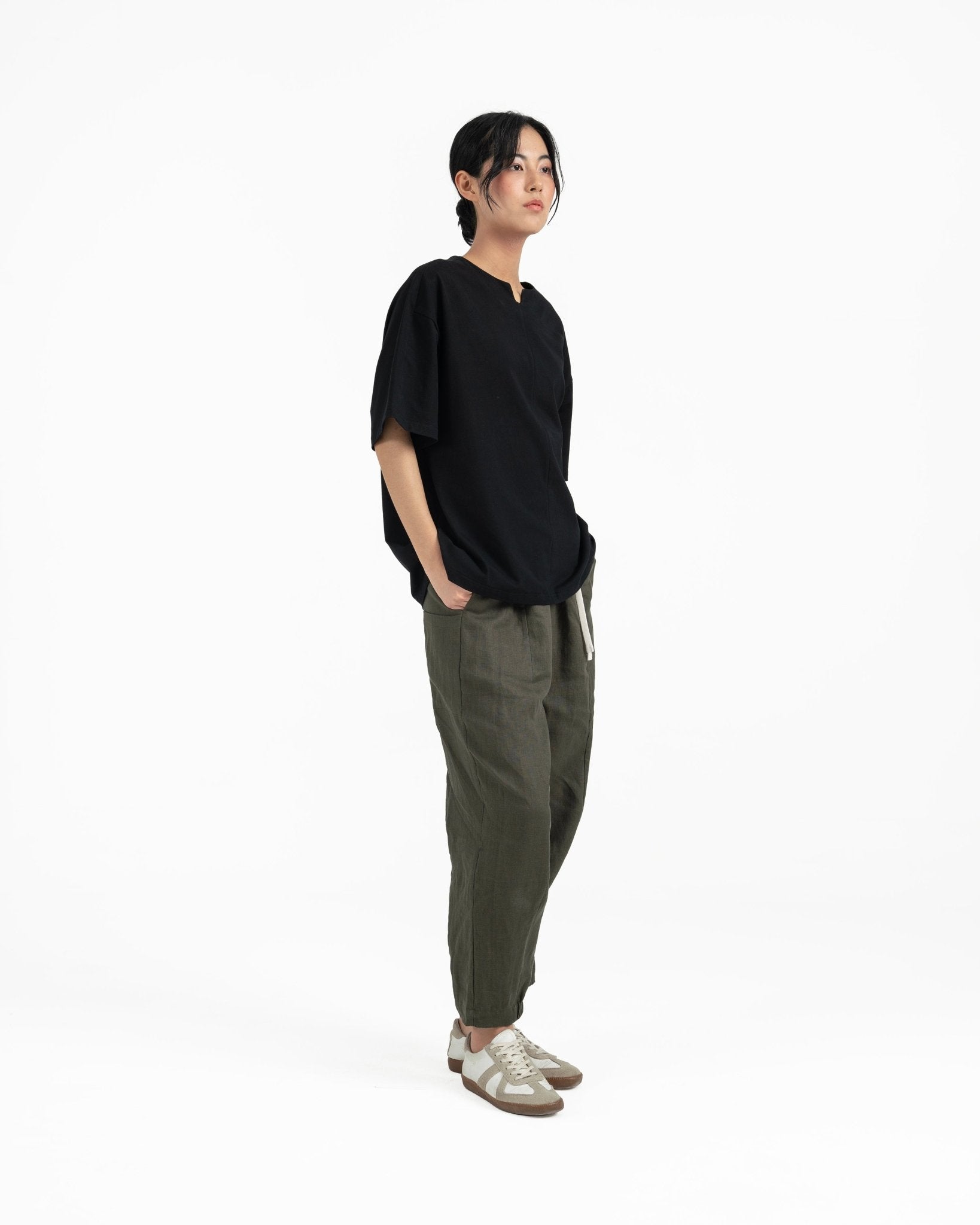 V Placket Tee 2.0 - Black - G R A Y E