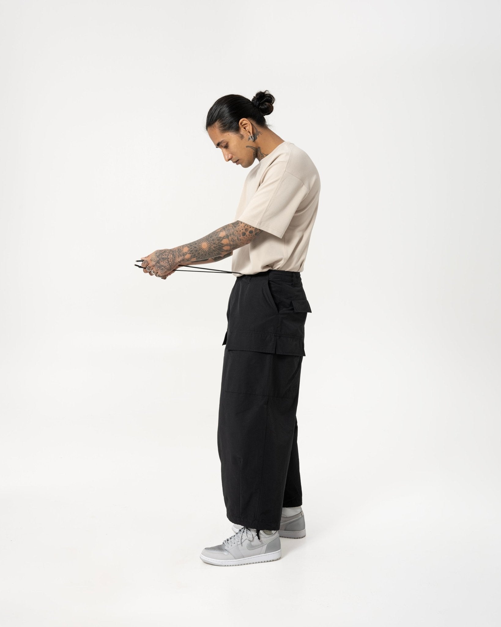 Multi-Pocket Ripstop Pants - Black - G R A Y E