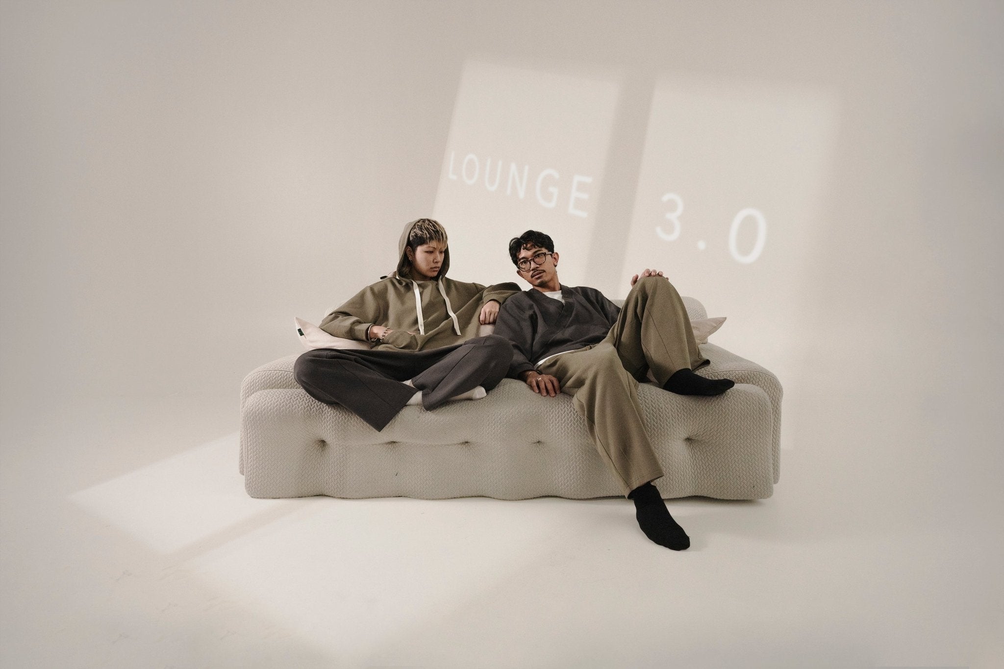 LOUNGE 3.0 - G R A Y E