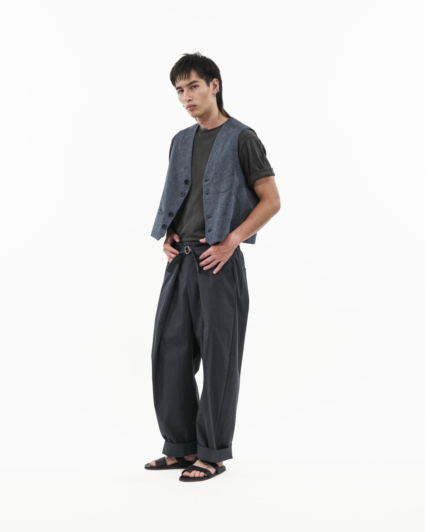 Adjustable Pleated Trousers 2.0 - Shadow - G R A Y E