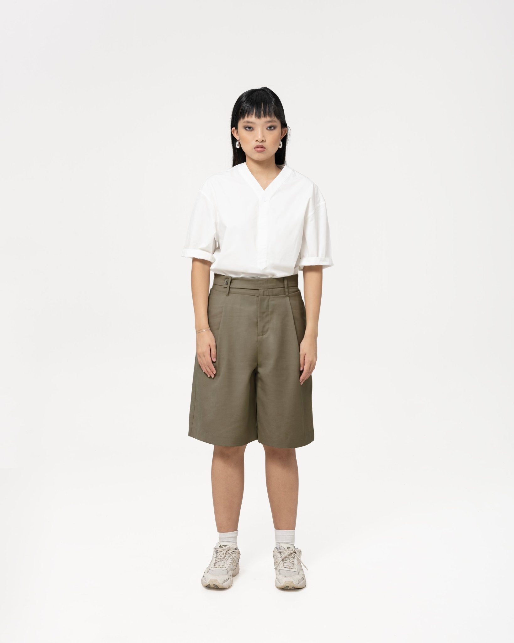 Double Waist Tailored Shorts - Olive - G R A Y E