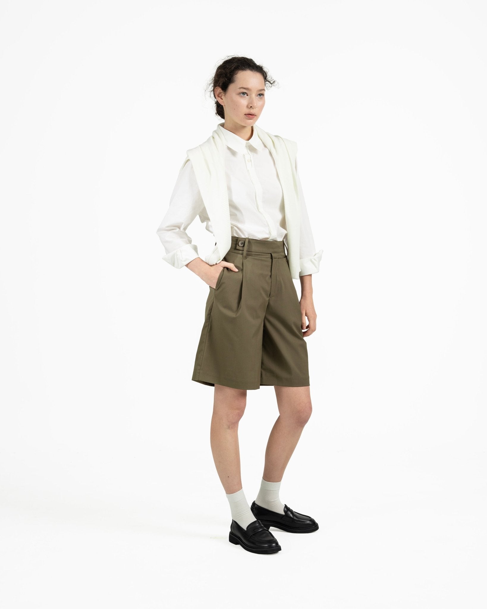 Double Waist Tailored Shorts - Olive - G R A Y E