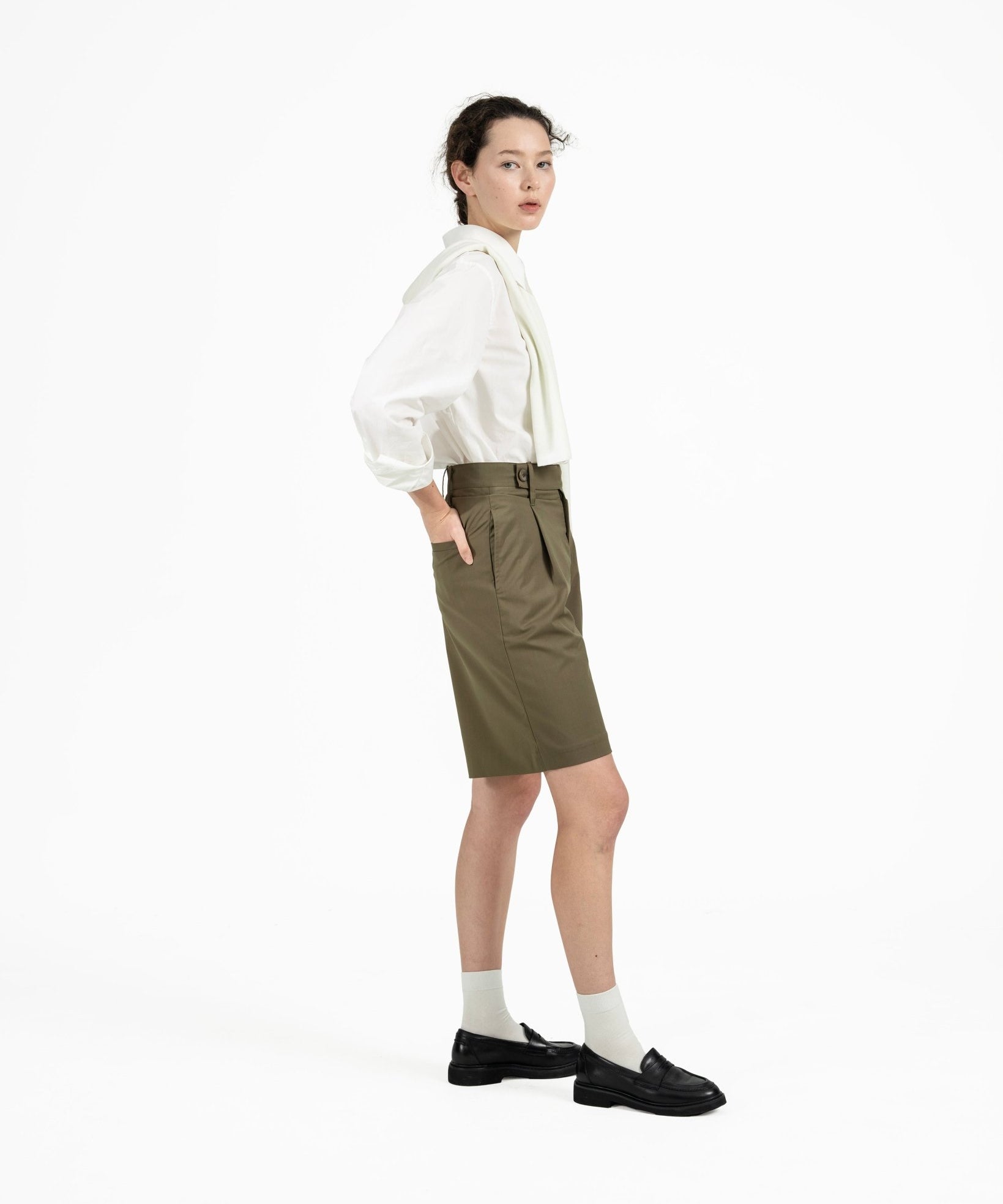 Double Waist Tailored Shorts - Olive - G R A Y E