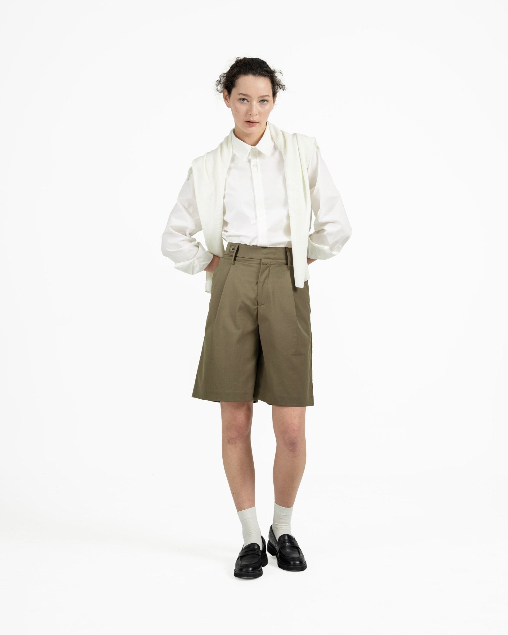 Double Waist Tailored Shorts - Olive - G R A Y E