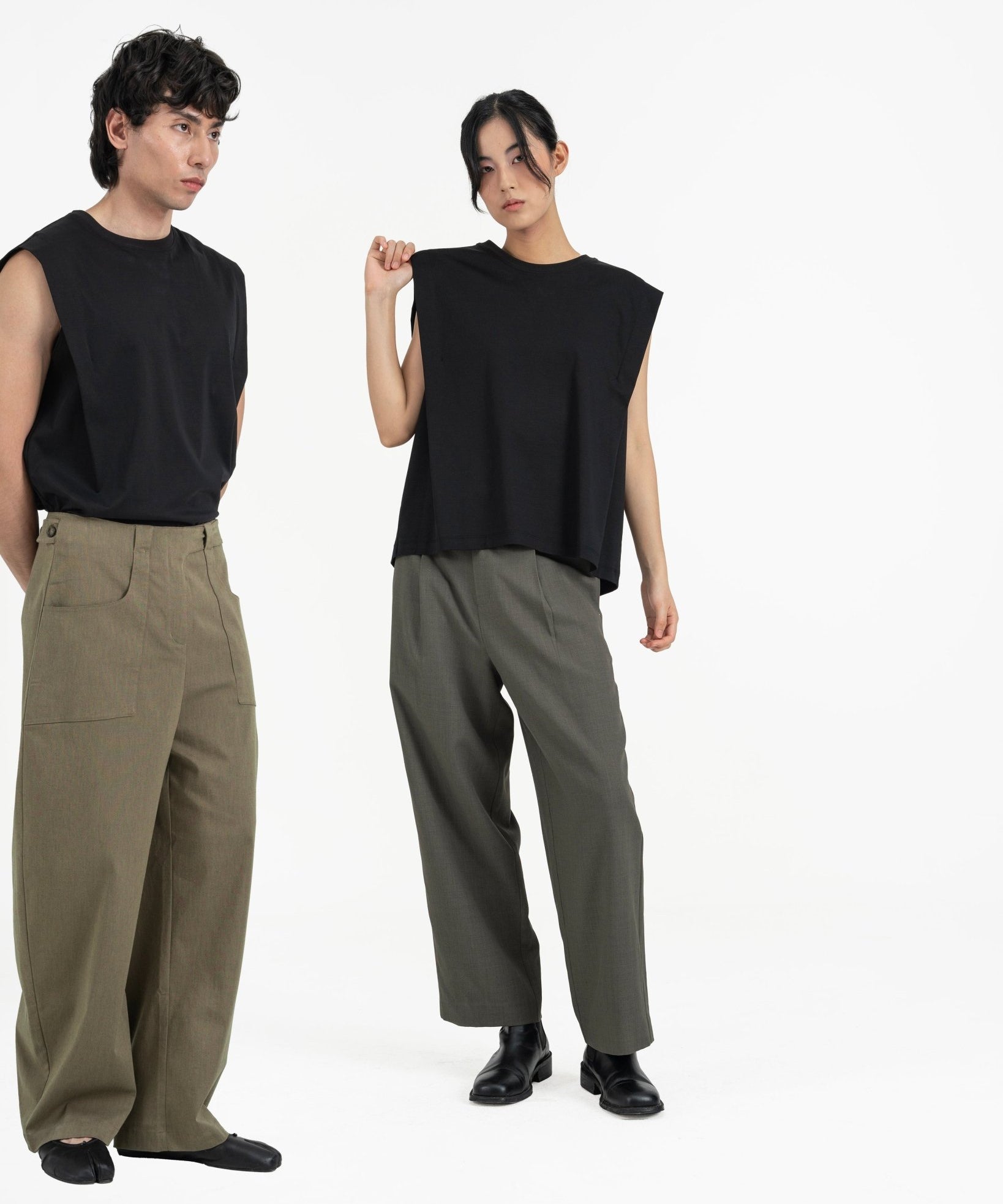 Frame Tank - Black - G R A Y E