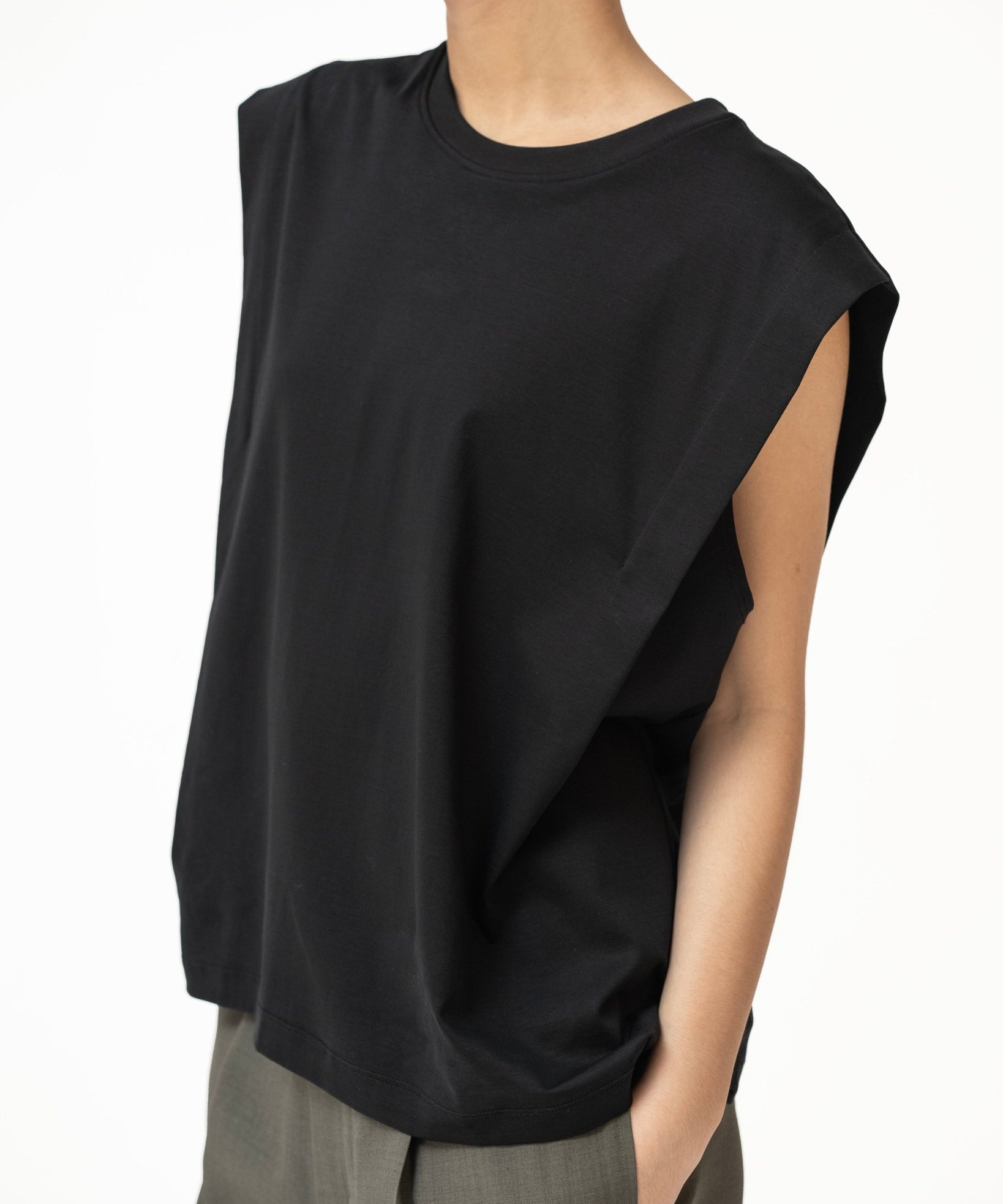 Frame Tank - Black - G R A Y E