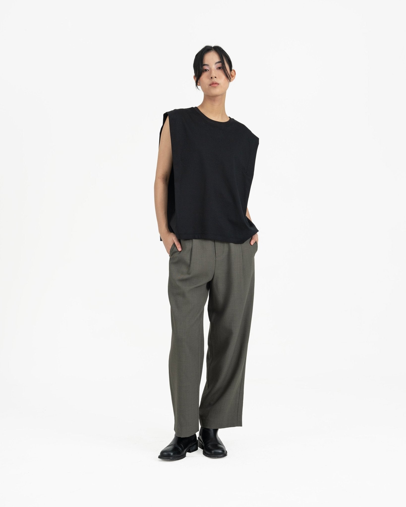 Frame Tank - Black - G R A Y E