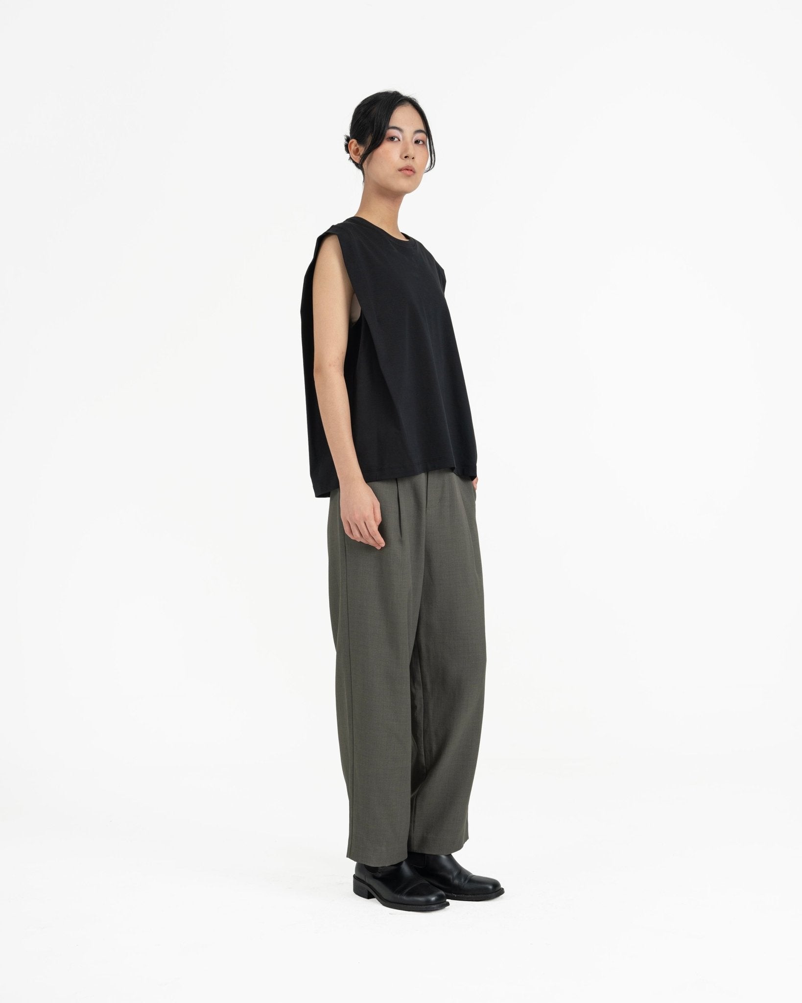 Frame Tank - Black - G R A Y E