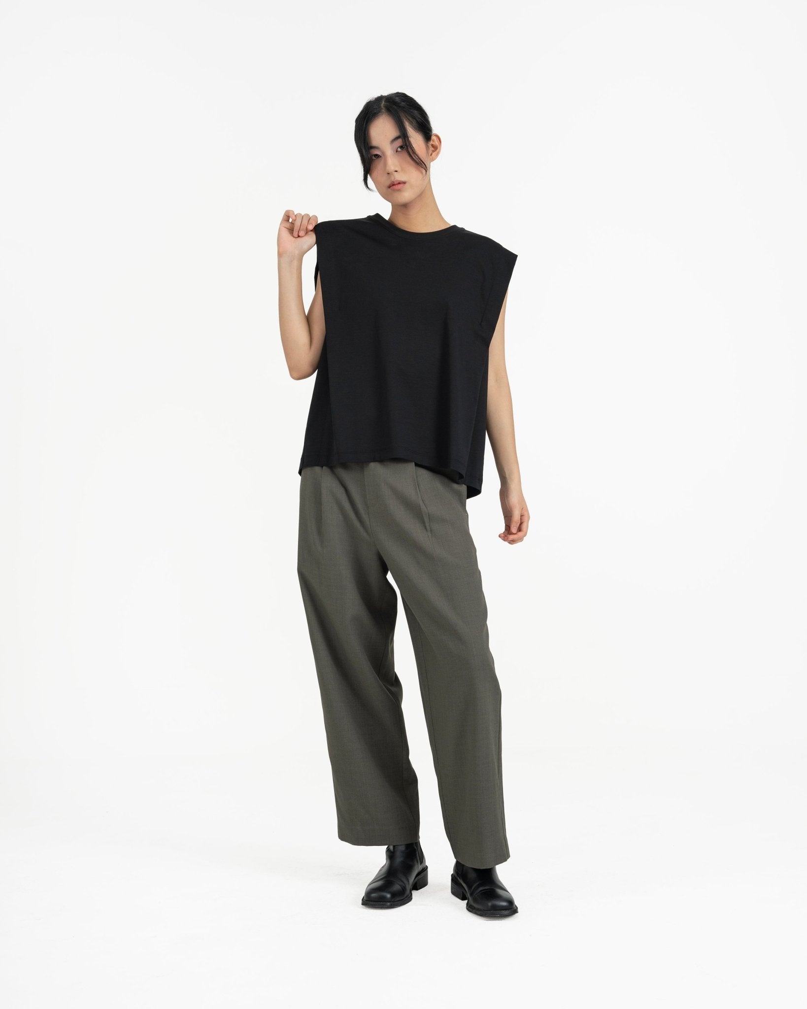 Frame Tank - Black - G R A Y E