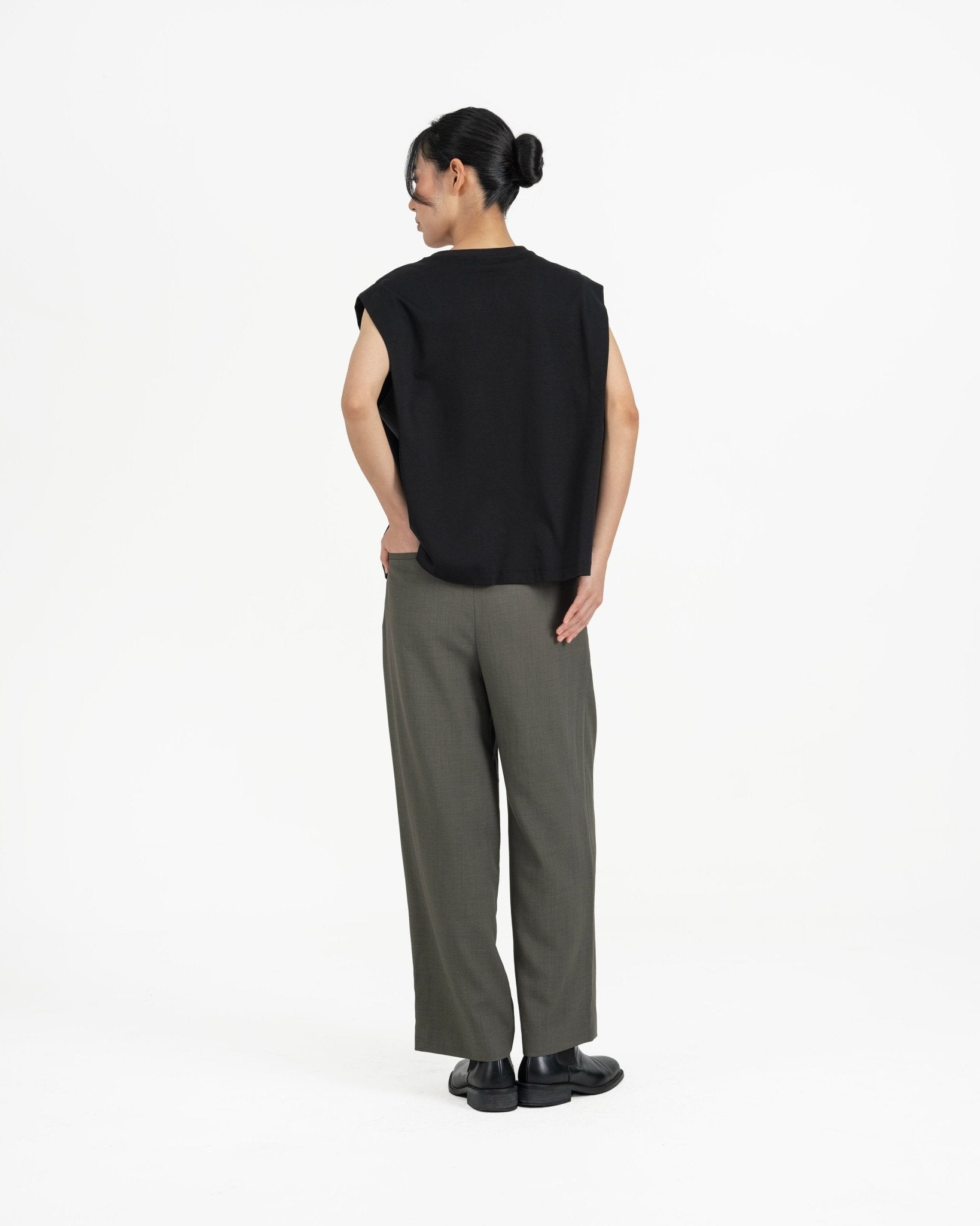 Frame Tank - Black - G R A Y E
