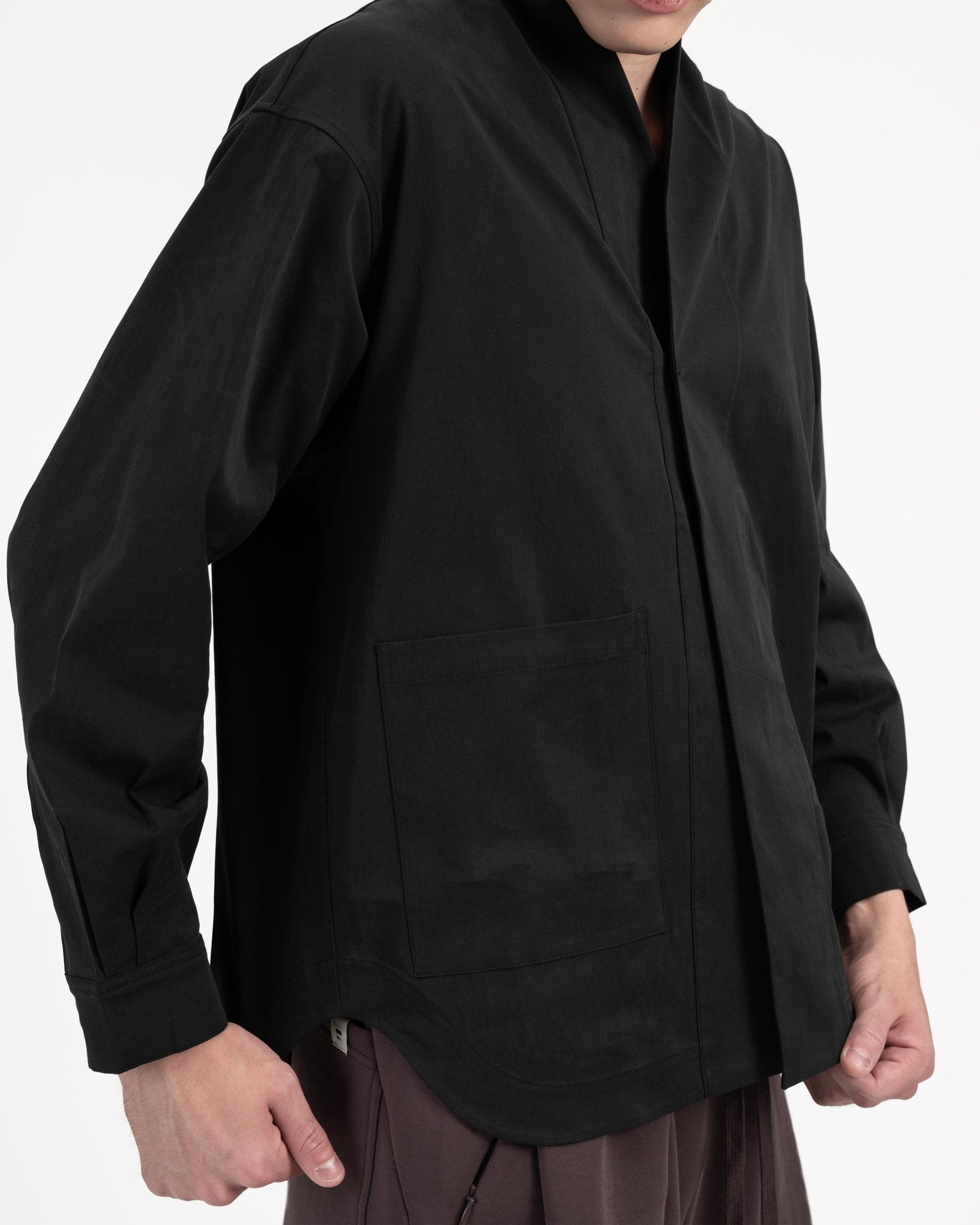 High Collar Shān - Black - G R A Y E