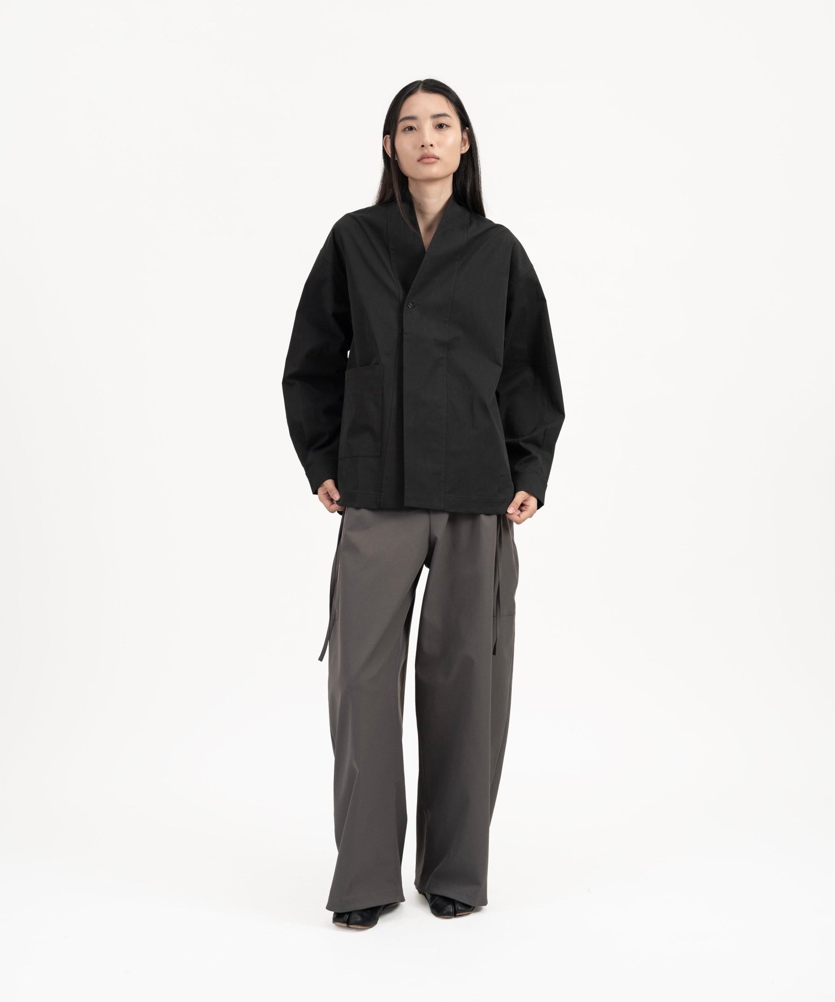 High Collar Shān - Black - G R A Y E