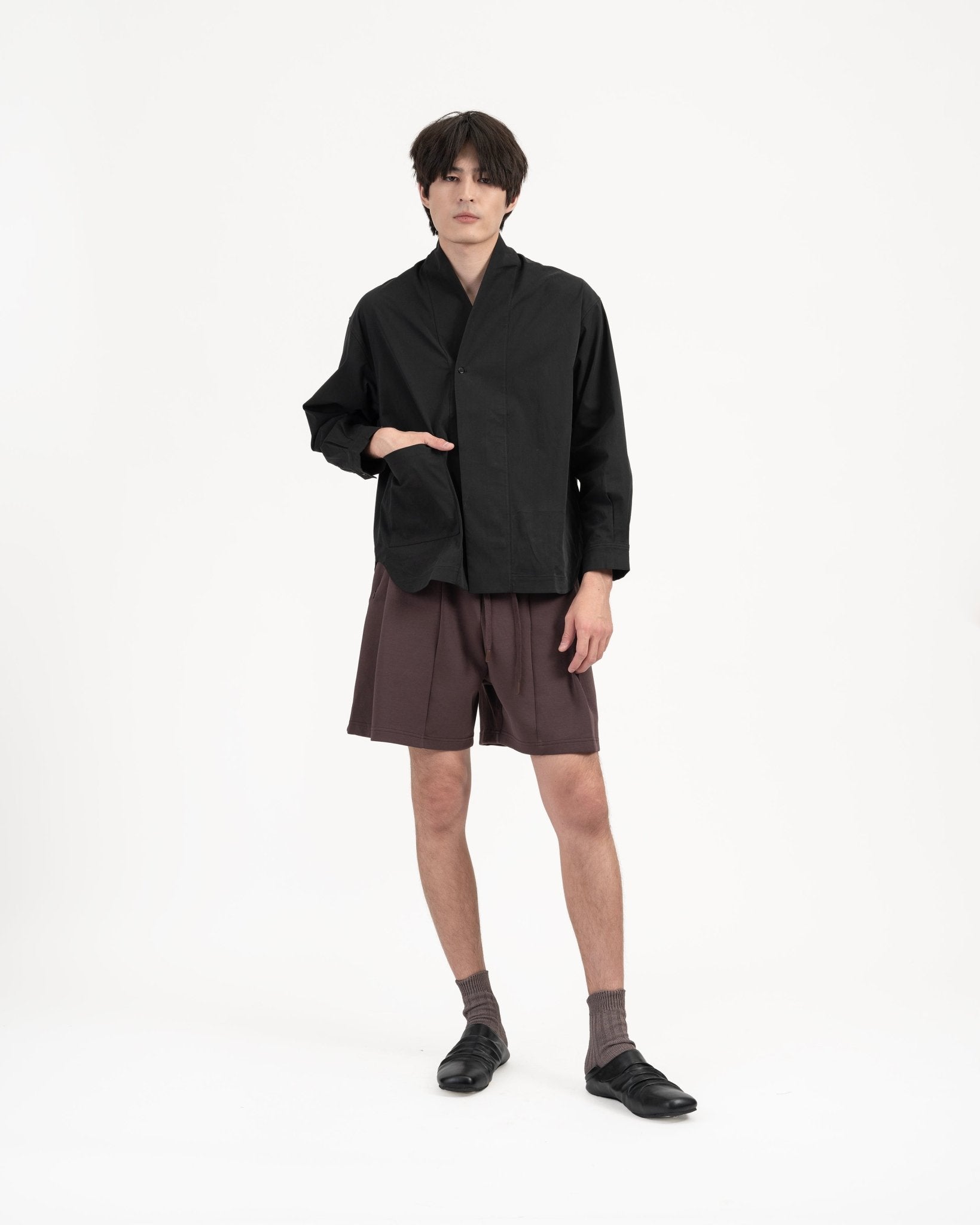 High Collar Shān - Black - G R A Y E