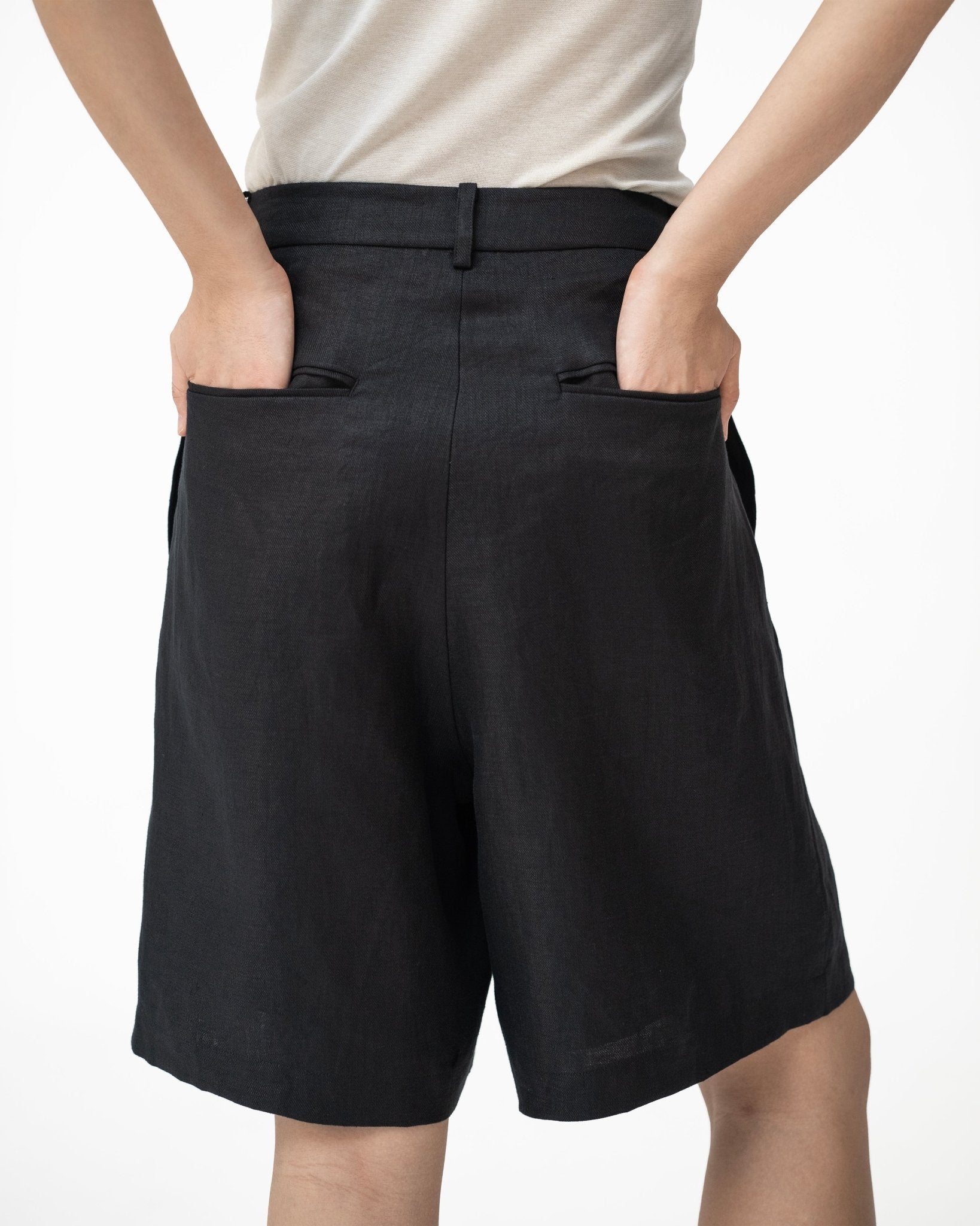 Lined Linen Shorts - Black - G R A Y E