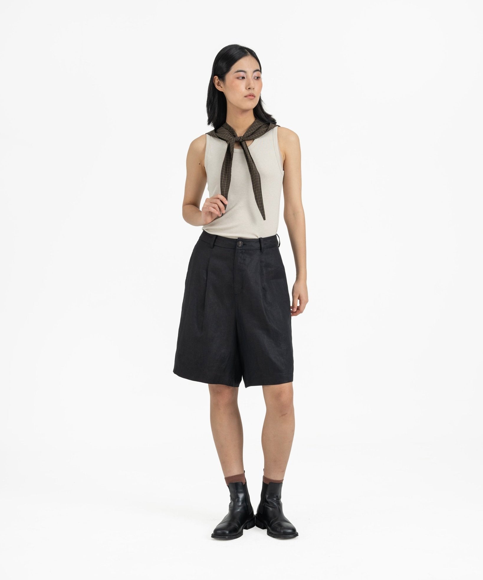 Lined Linen Shorts - Black - G R A Y E