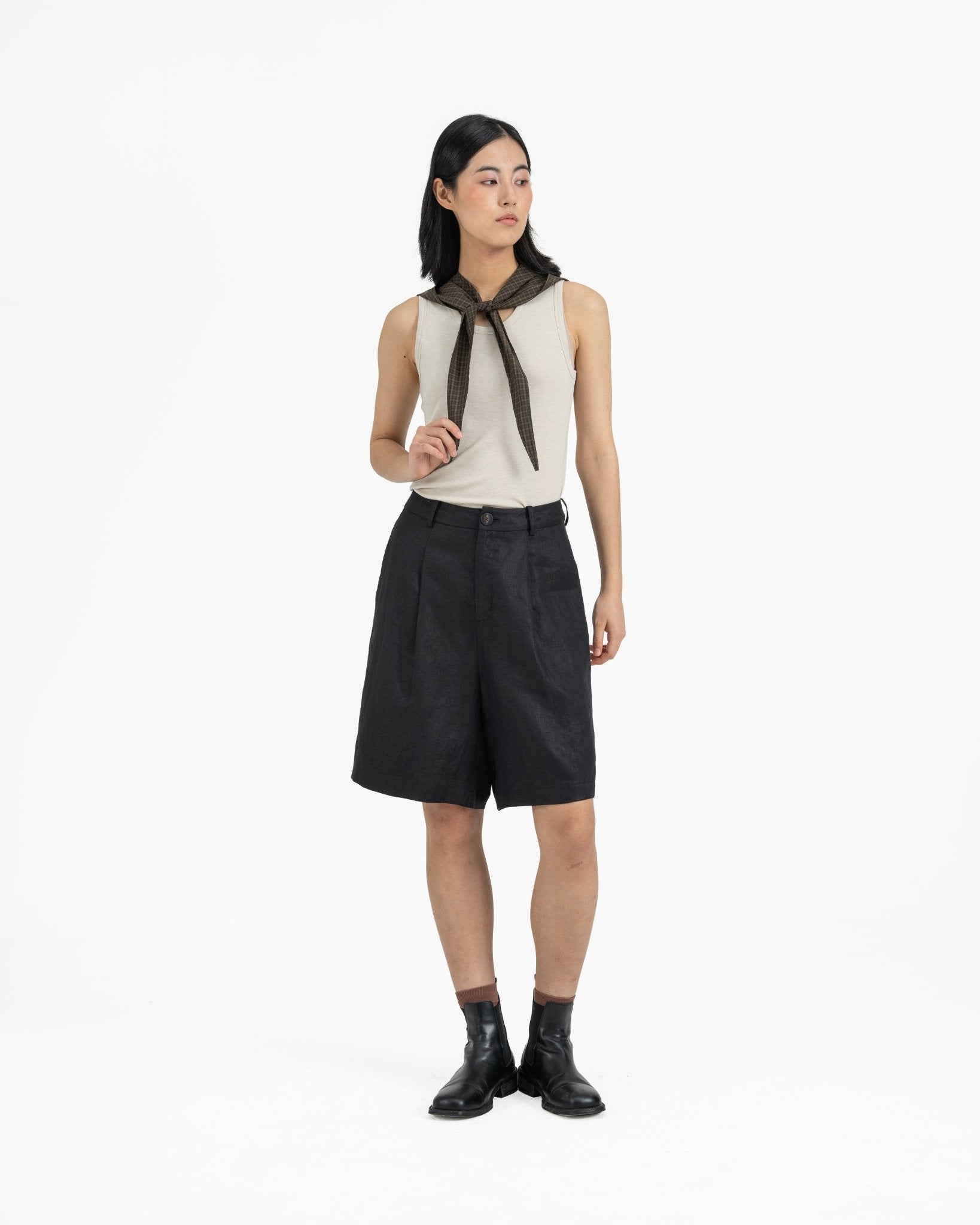 Lined Linen Shorts - Black - G R A Y E