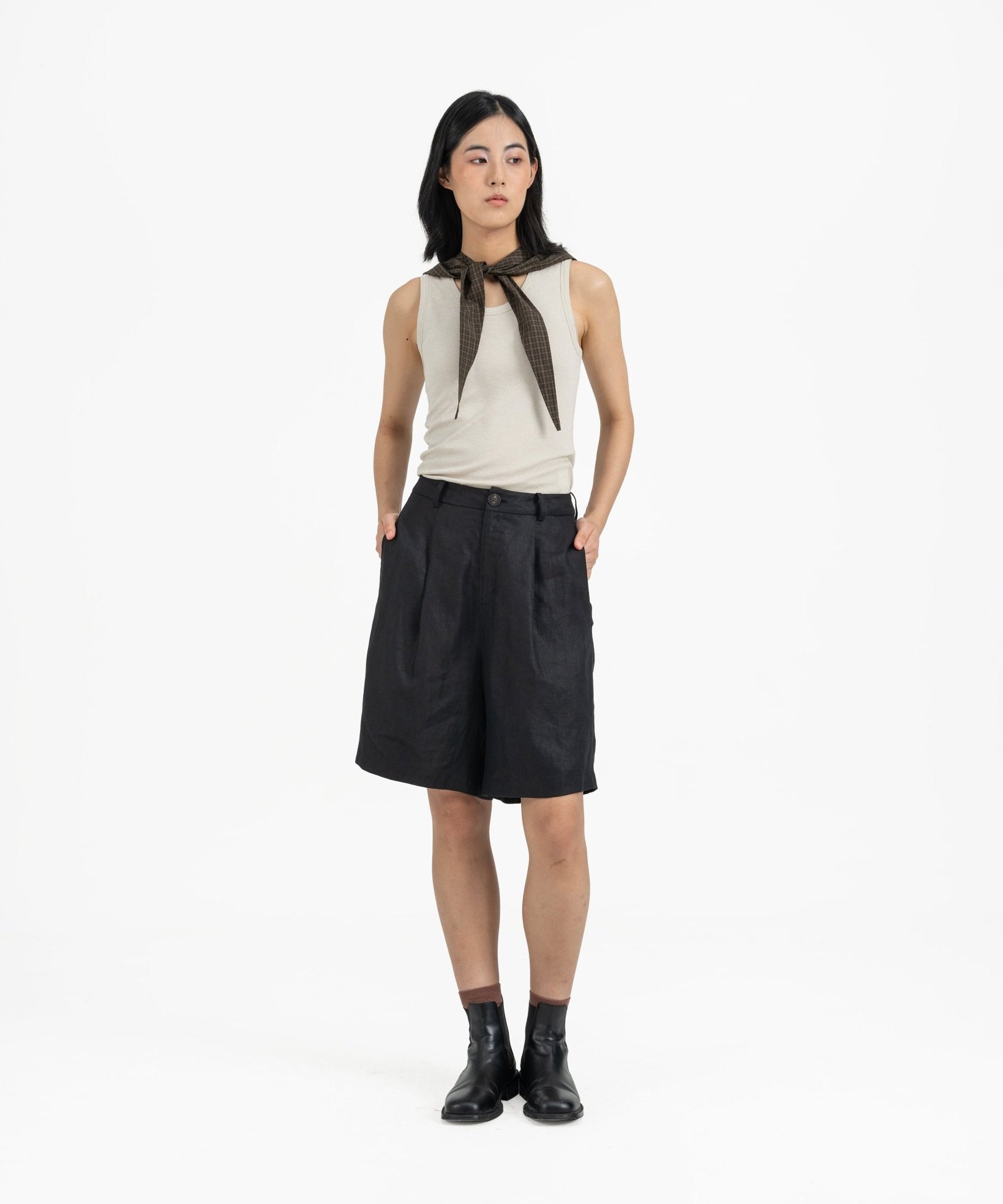 Lined Linen Shorts - Black - G R A Y E