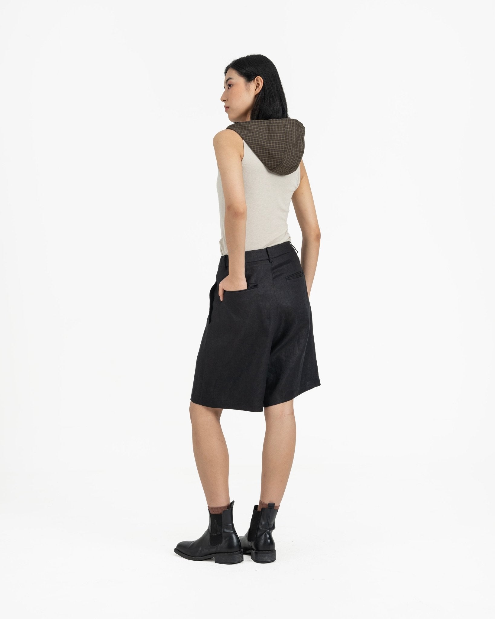 Lined Linen Shorts - Black - G R A Y E