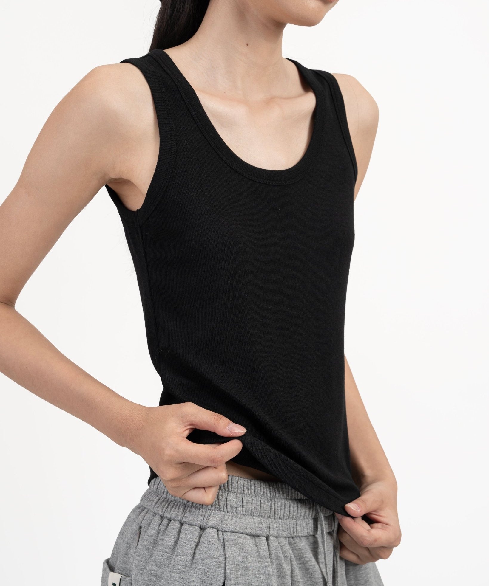 Modal - Cashmere Tank - Black - G R A Y E