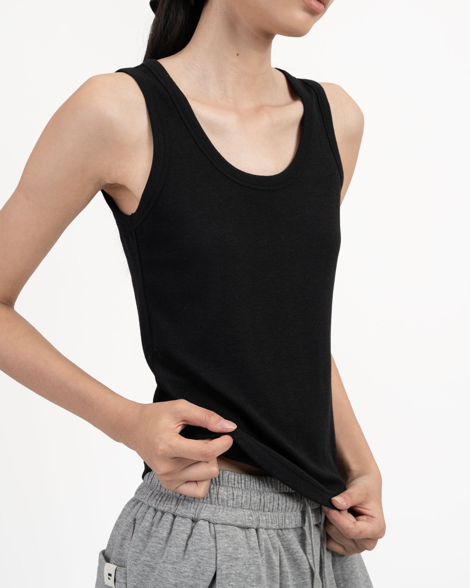 Modal - Cashmere Tank - Black - G R A Y E