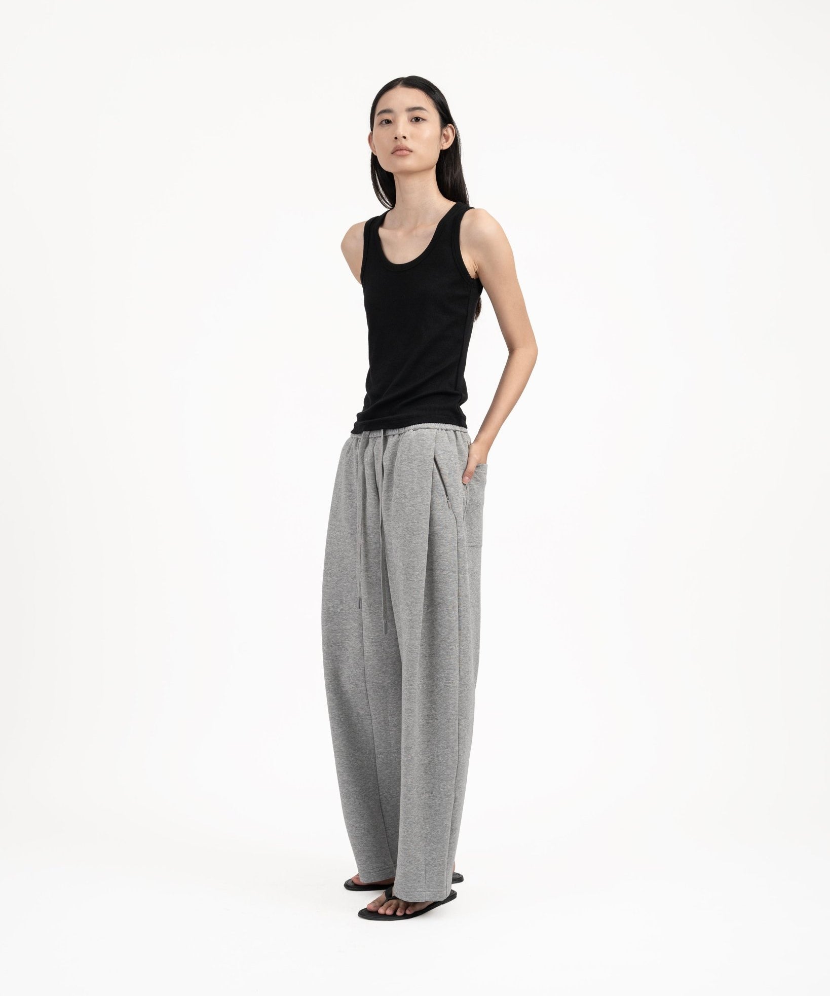 Modal - Cashmere Tank - Black - G R A Y E