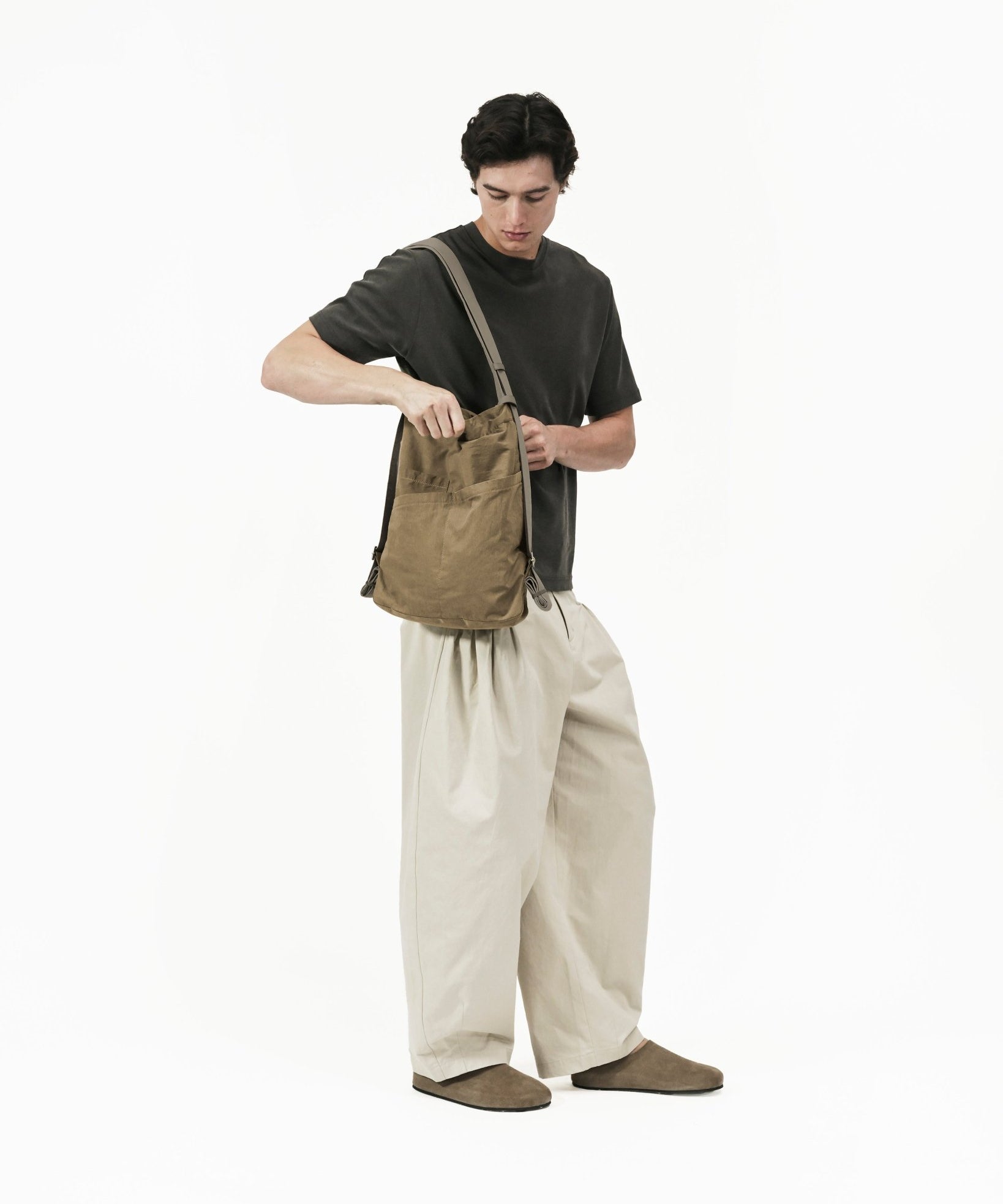 Morph Sling - Khaki - G R A Y E