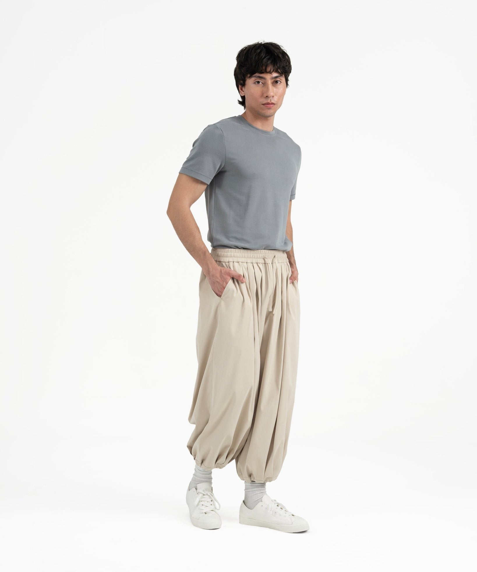 Pleated Balloon Jogger 2.0 - Sand - G R A Y E