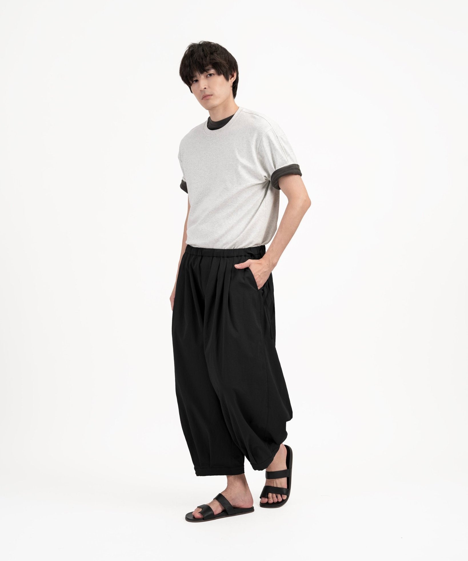 Pleated Balloon Jogger 3.0 - Black - G R A Y E