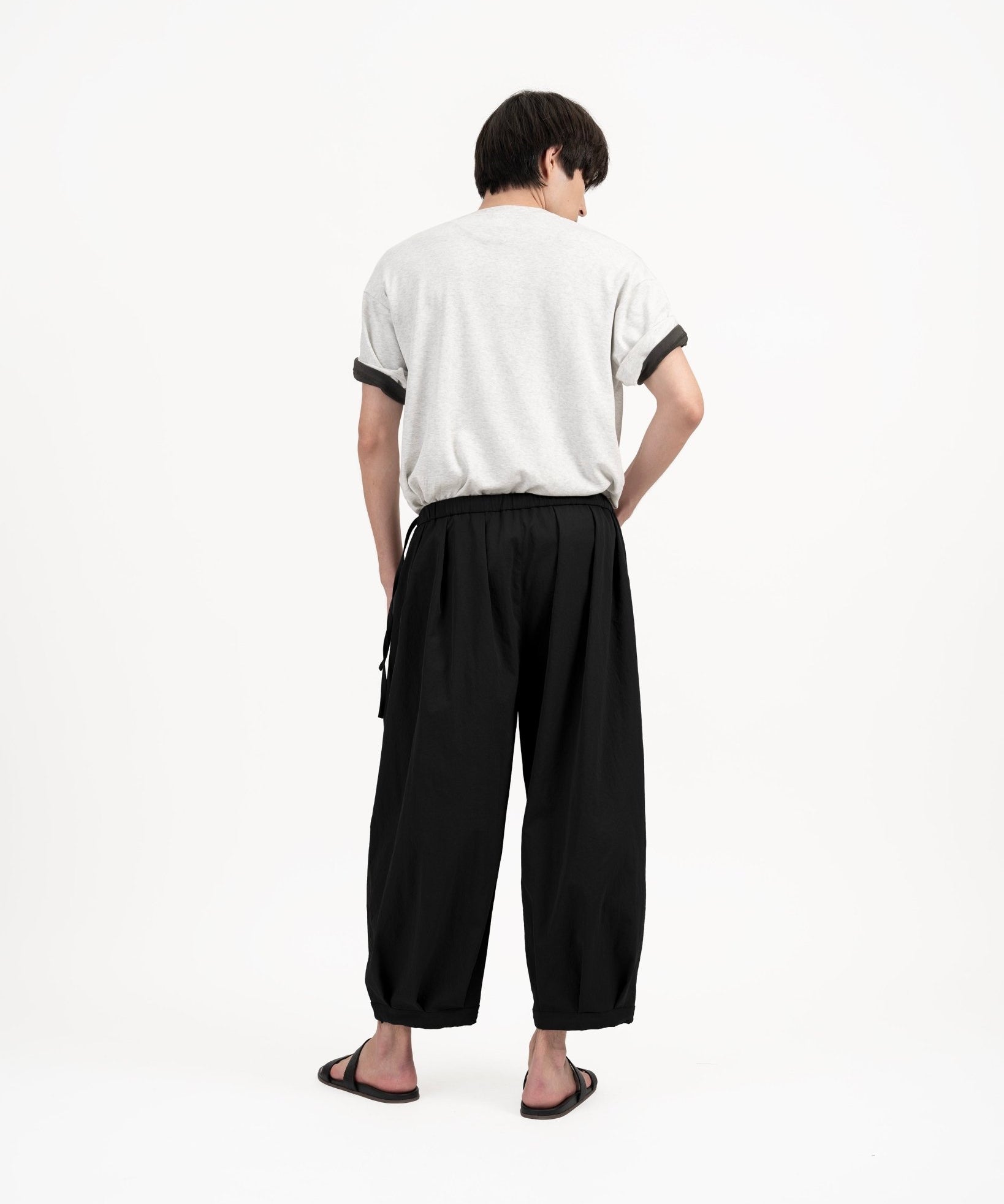 Pleated Balloon Jogger 3.0 - Black - G R A Y E