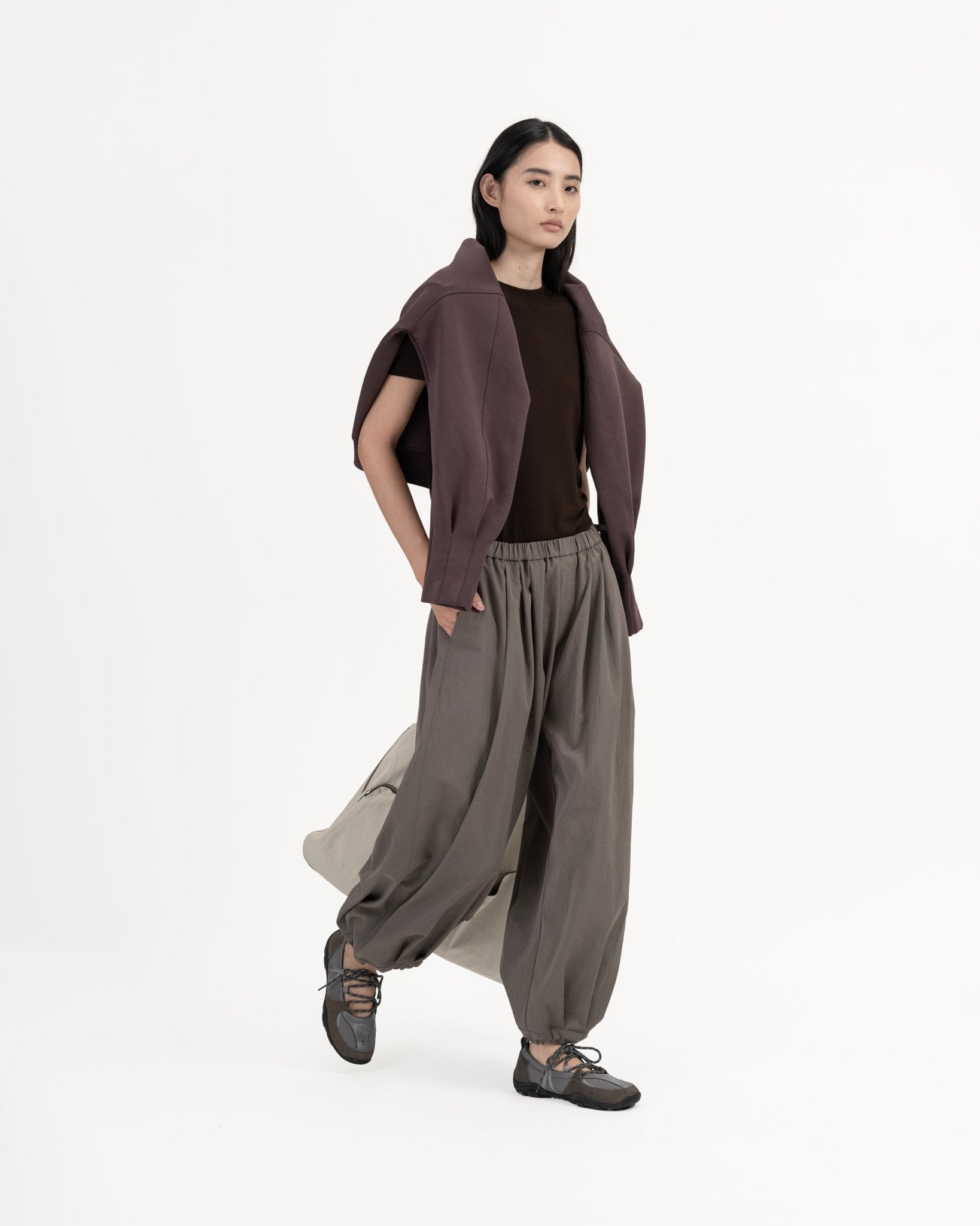 Pleated Balloon Jogger 3.0 - Gray - G R A Y E