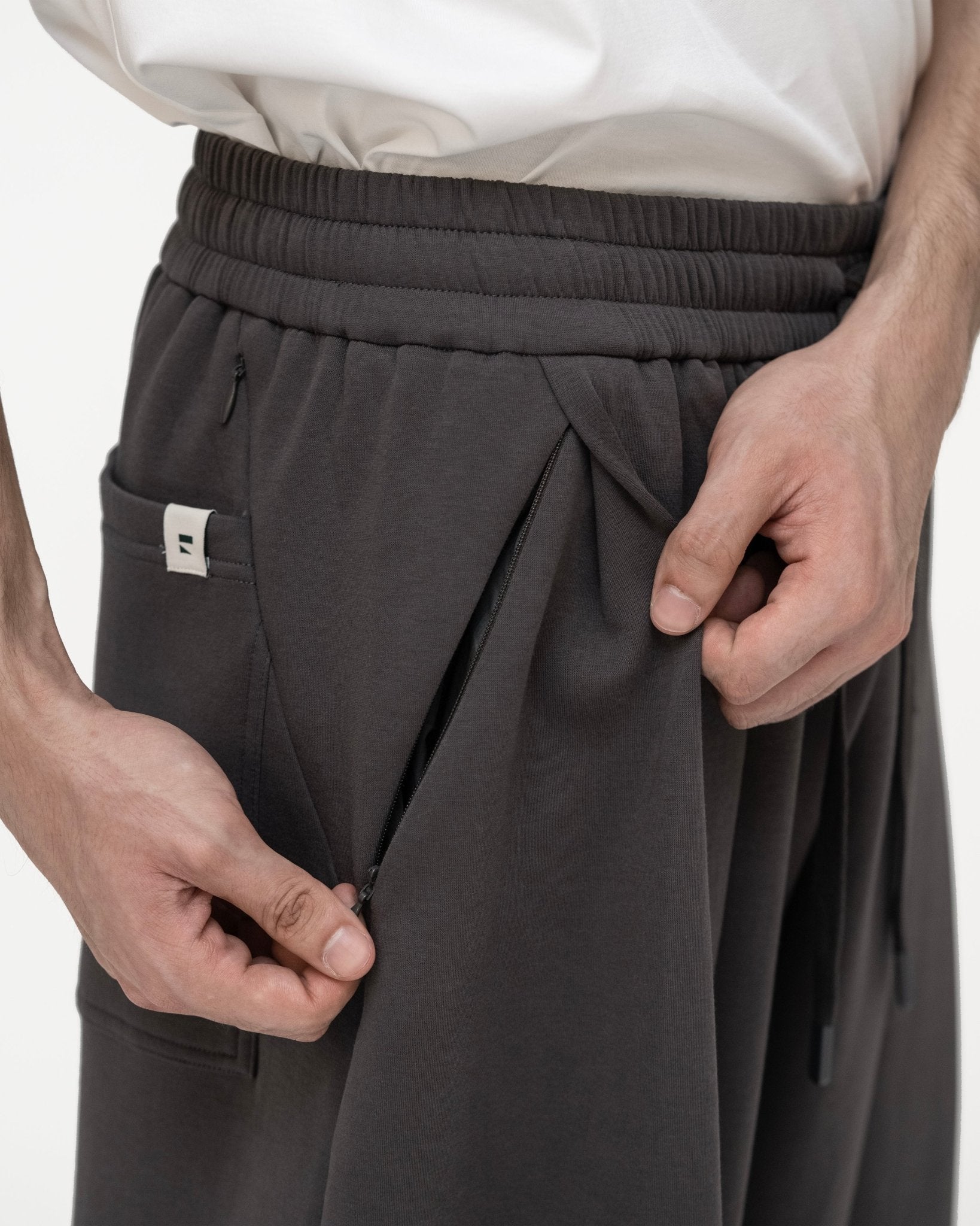 Pleated Sweatpants - Graphite - G R A Y E