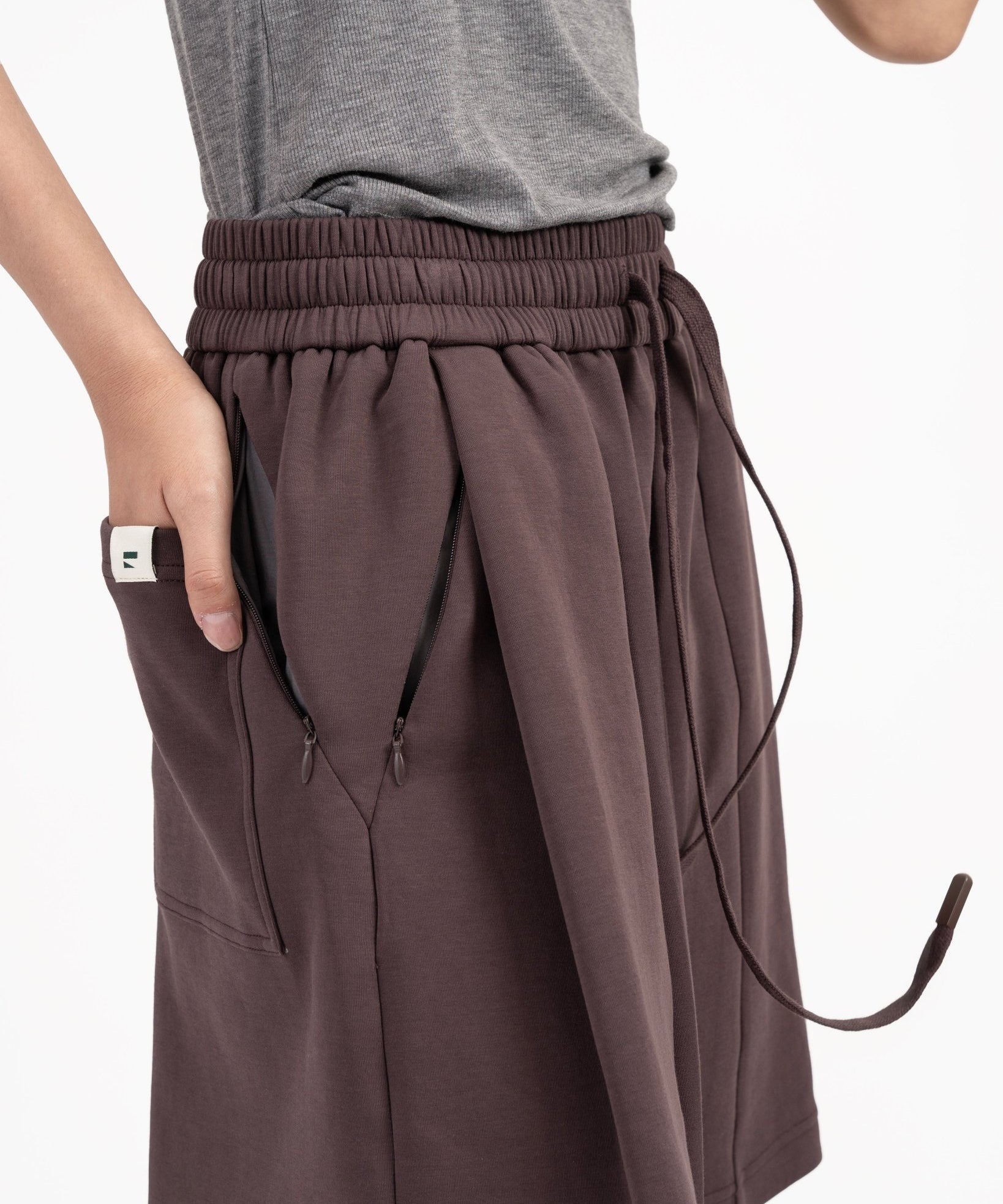 Pleated Sweatshorts - Fig - G R A Y E