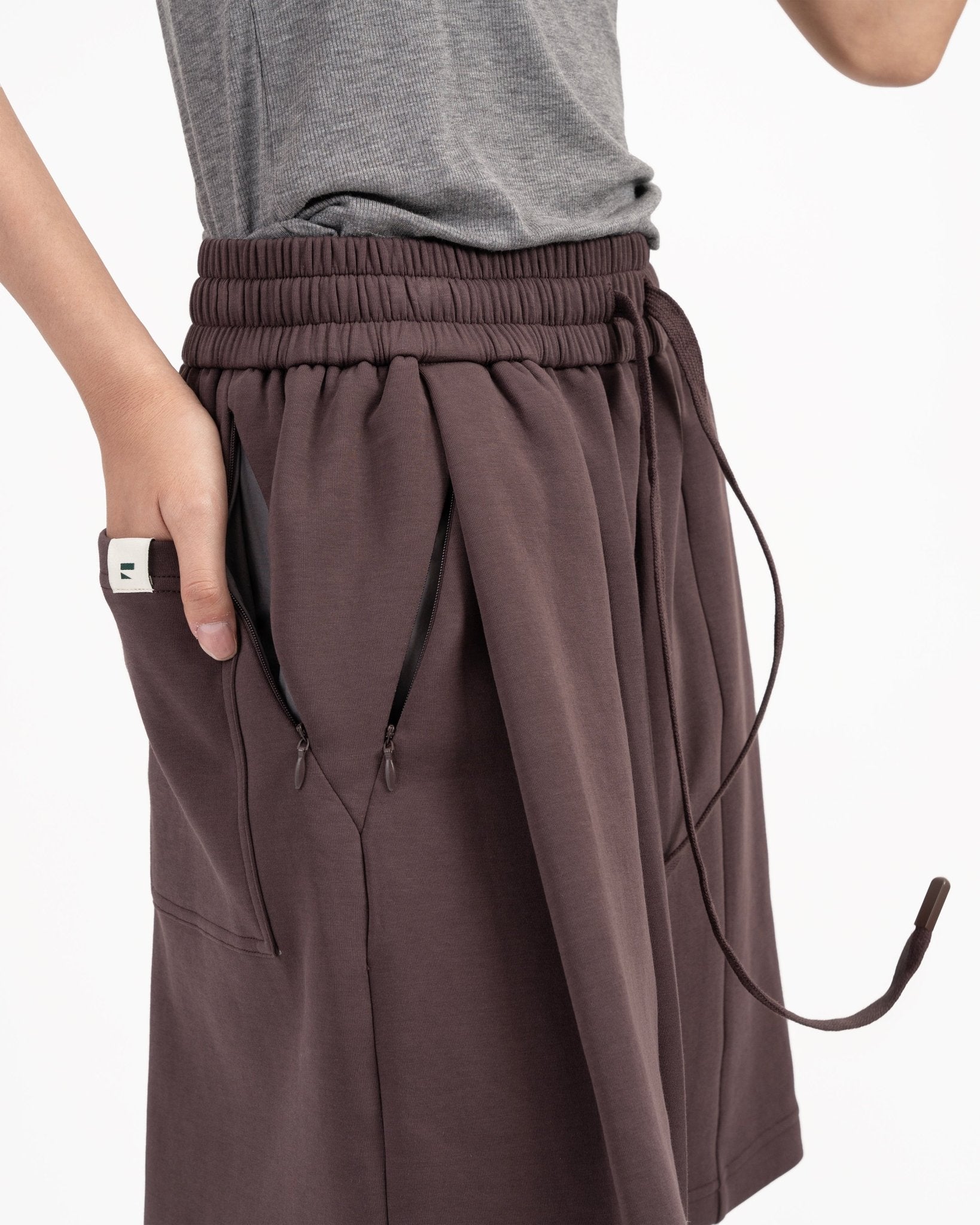 Pleated Sweatshorts - Fig - G R A Y E