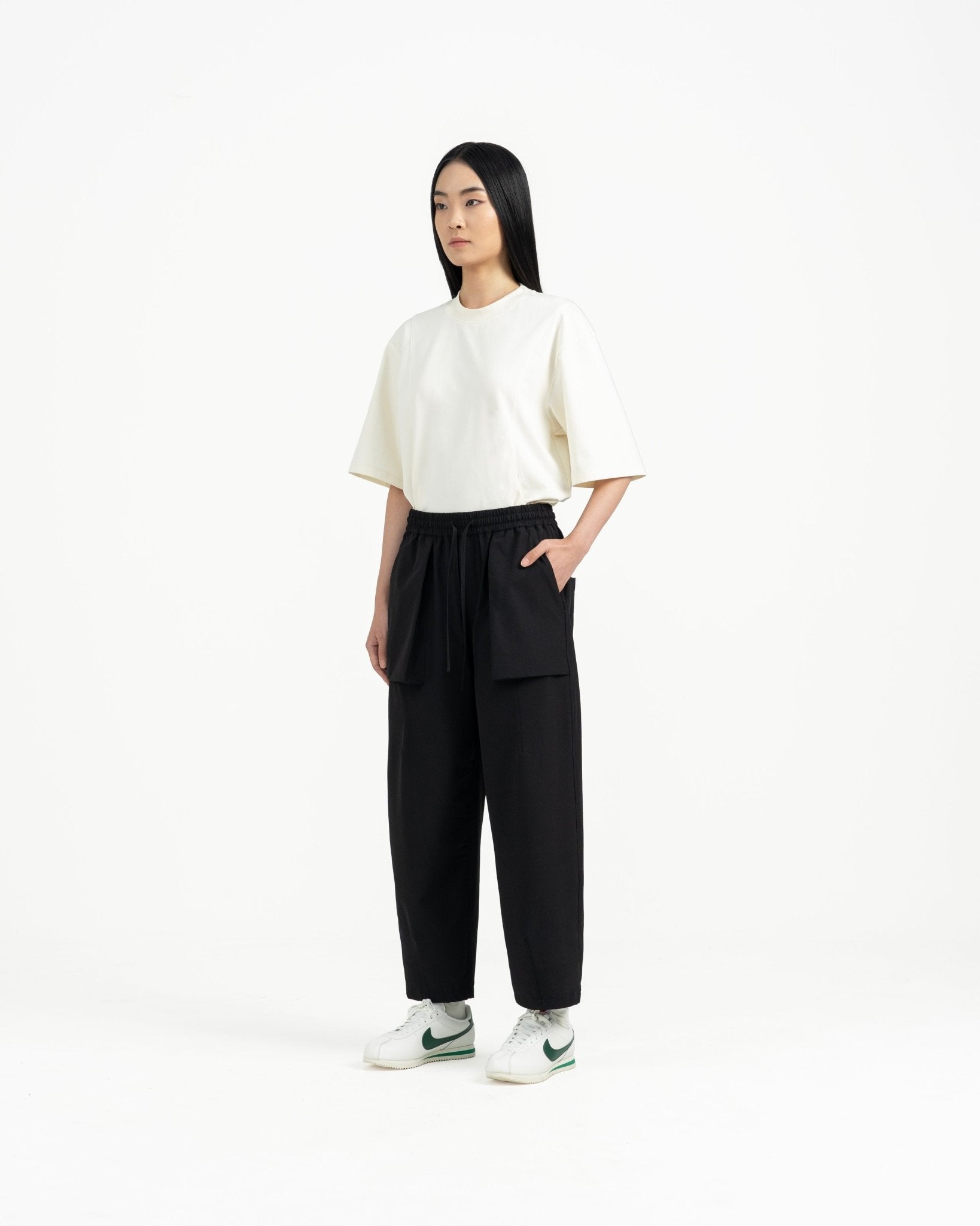 Relaxed Elasticated Pants 2.0 - Black - G R A Y E