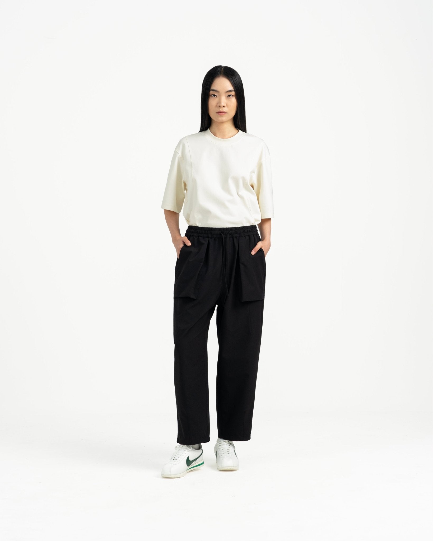 Relaxed Elasticated Trousers 2.0 - Black - G R A Y E