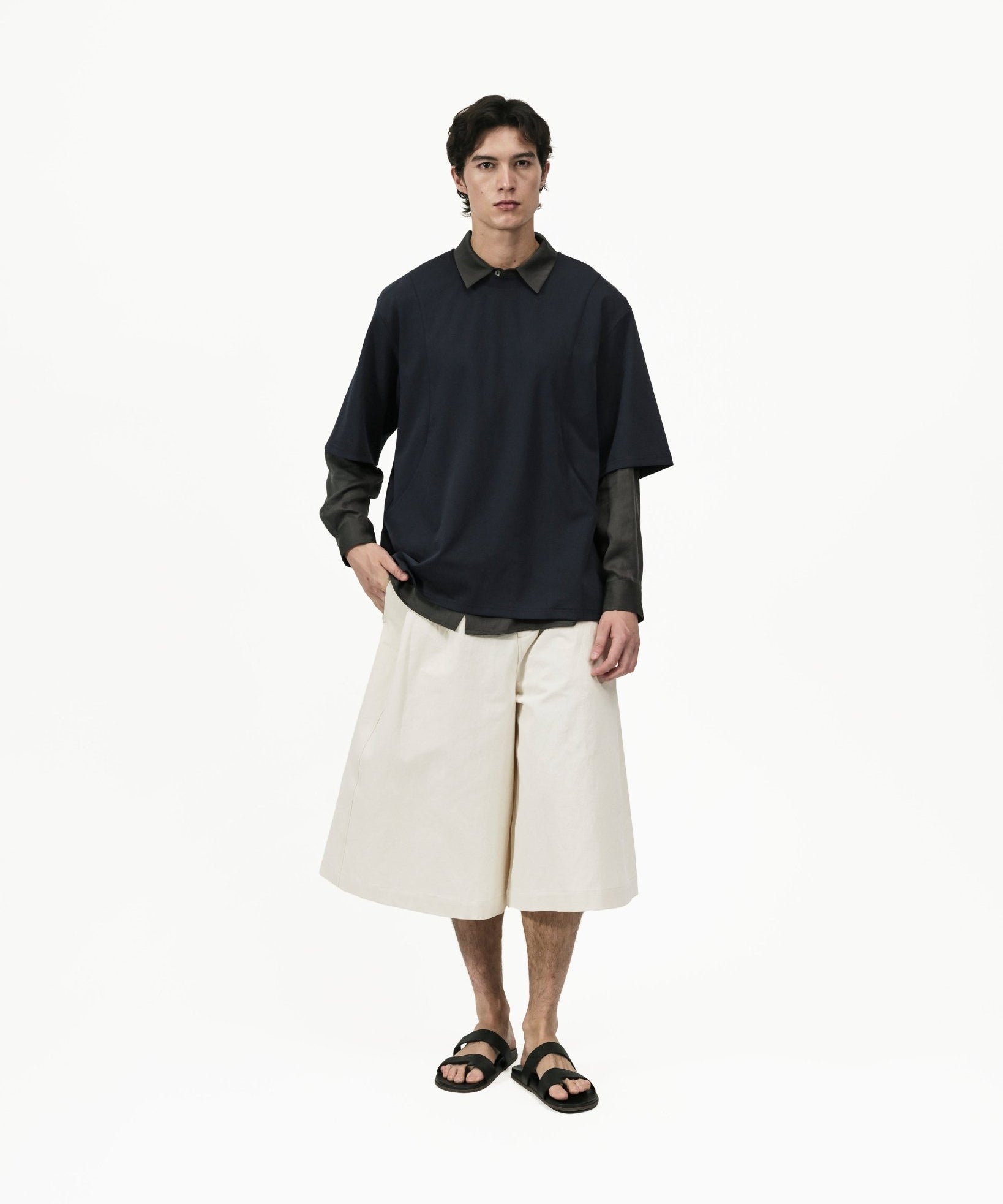 Seamline Crewneck Tee - Navy - G R A Y E